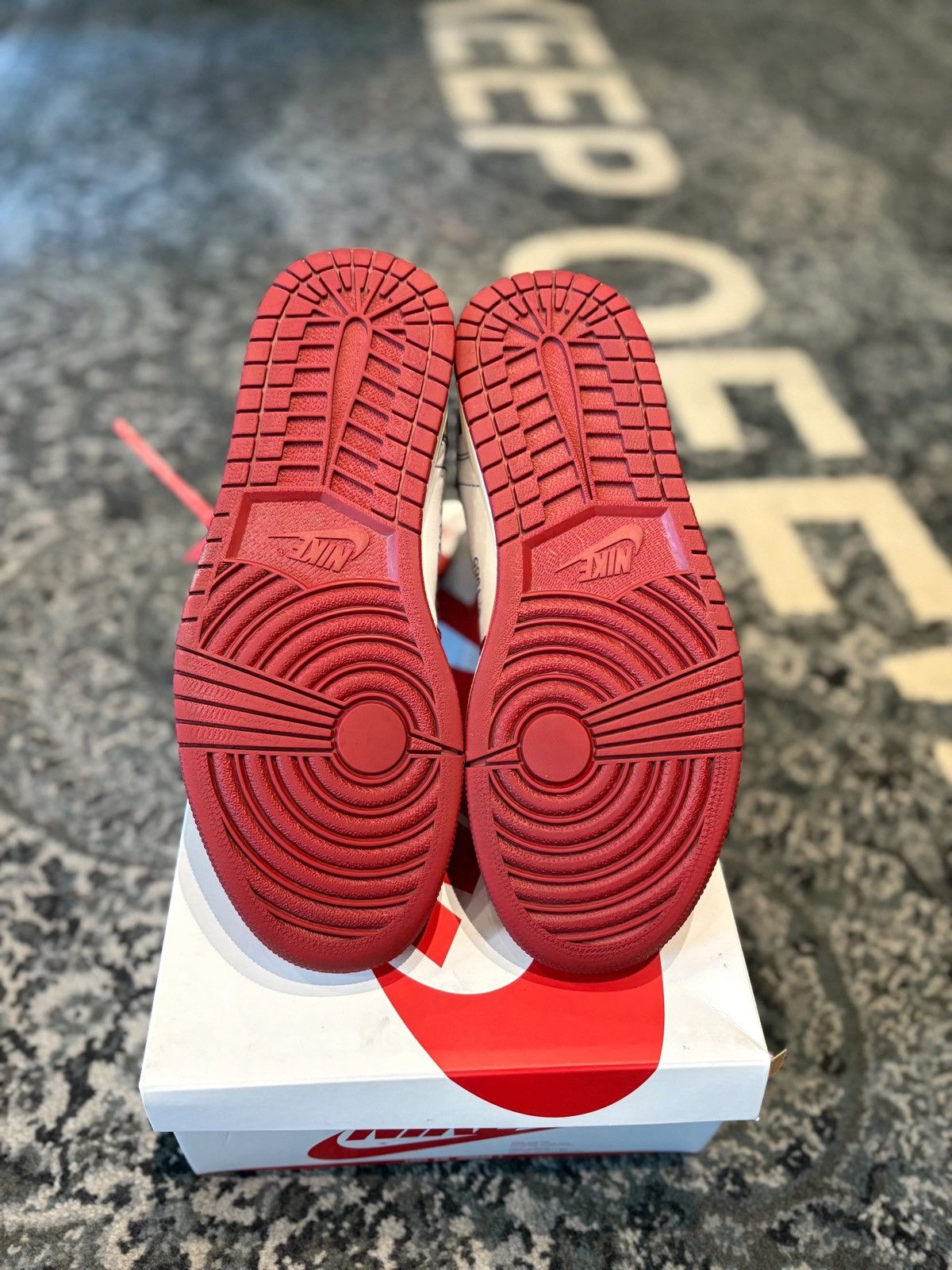 Jordan Brand × Off-White Jordan 1 High Retro Off-White Chicago PO RB Size 9 Size US 9 / EU 42 - 4 Thumbnail