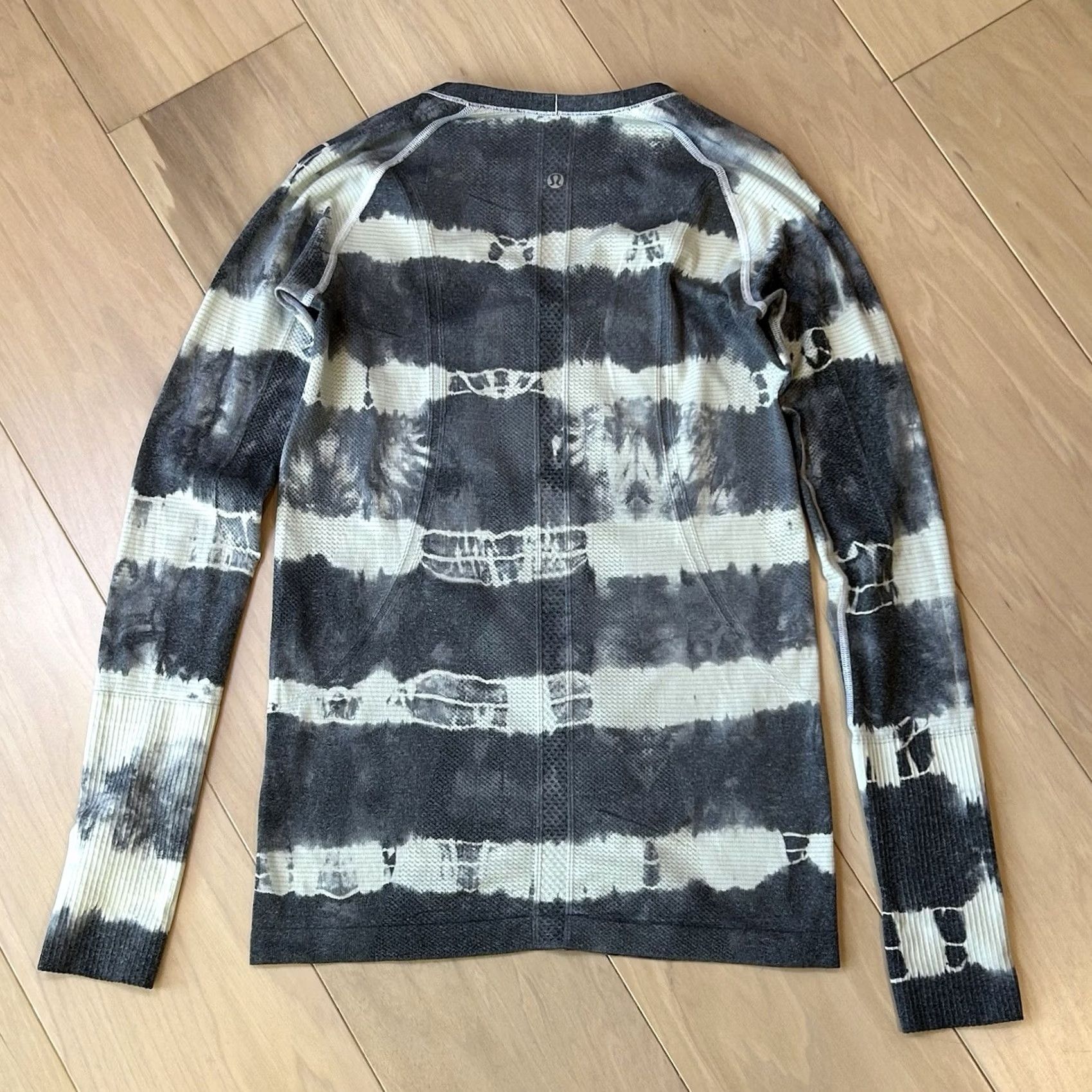 Lululemon Lululemon Swiftly Tech Crew Top Long Sleeve Women’s 8 Black/White Athletic Shirt/Nylon Polyester Blend Breathable Lightweight Size M / US 6-8 / IT 42-44 - 3 Thumbnail