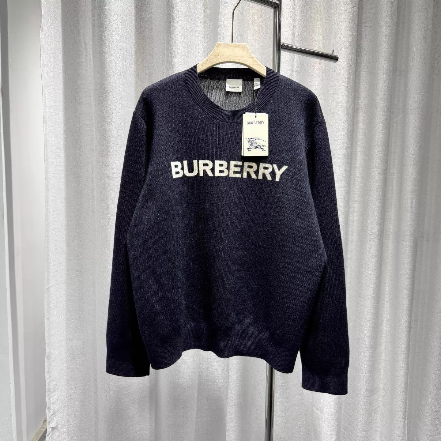 Burberry Burberry Navy Blue Wool Blend Jacquard Logo M Knit Sweater Size US M / EU 48-50 / 2 - 1 Thumbnail