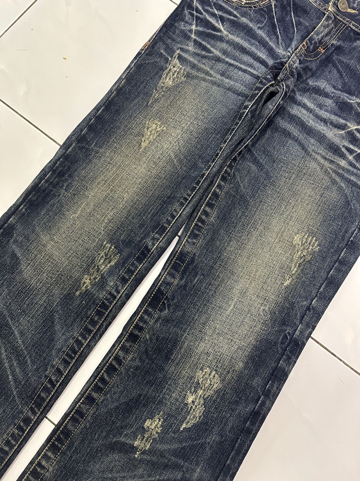 Japanese Brand × Vintage Cross Distressed Jeans Size US 33 - 13 Thumbnail
