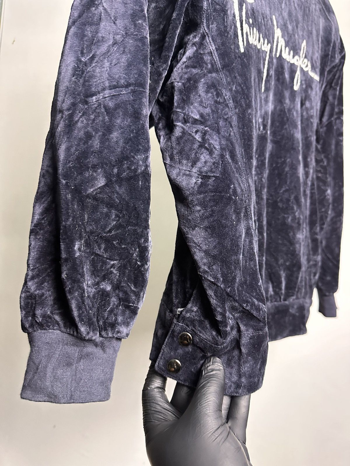 Thierry Mugler Vintage Thierry Mugler Velour Crewneck Sweatshirt Size M / US 6-8 / IT 42-44 - 5 Thumbnail