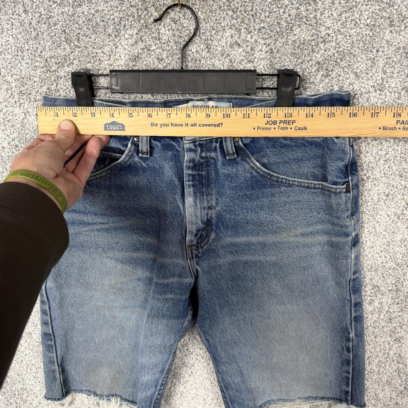 Lee Lee Bermuda Shorts Men 32 Regular Fit Distressed Denim Bermuda Shorts Blue Medium Wash 5-Pocket Design Pocketed Zip Fly Casual Streetwear Size US 32 / EU 48 - 2 Thumbnail