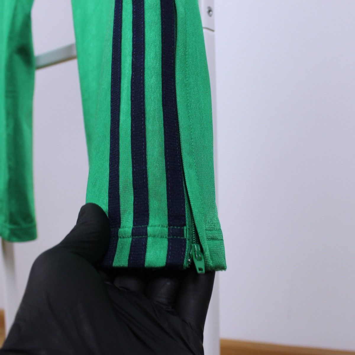 Adidas Vintage Adidas Joggers Size 27" / US 4 / IT 40 - 5 Thumbnail
