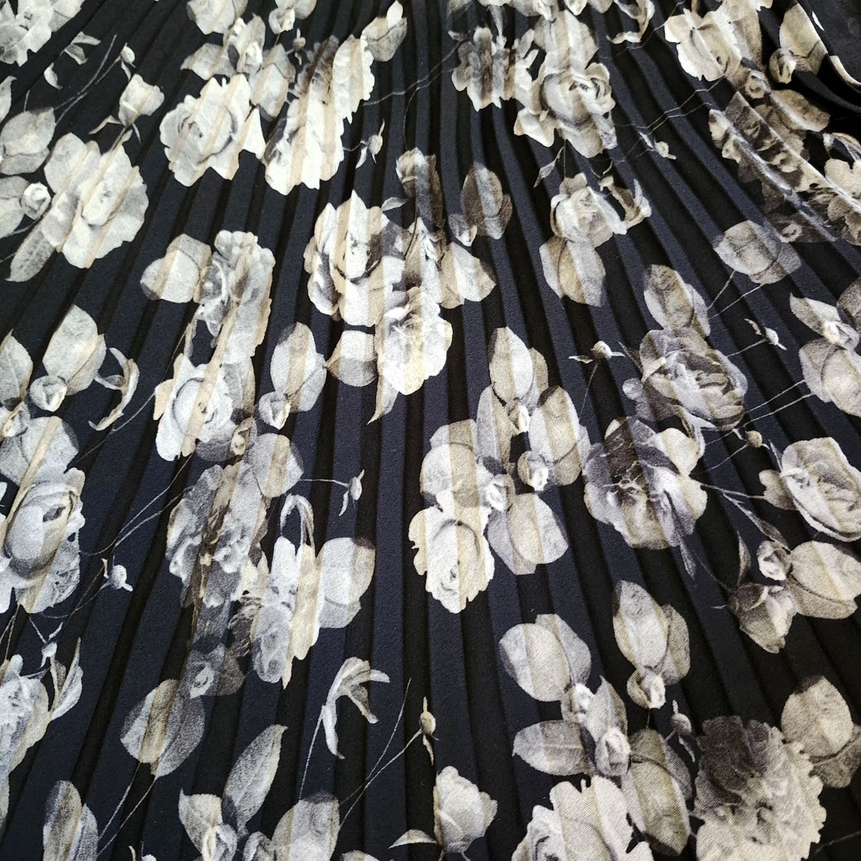 Vintage Max Studio Dress Women Sleeveless Black Floral Pleated Knee Length L Large Casual Party/Cocktail Travel Clothing Ladies Mens? Size L / US 10 / IT 46 - 7 Thumbnail