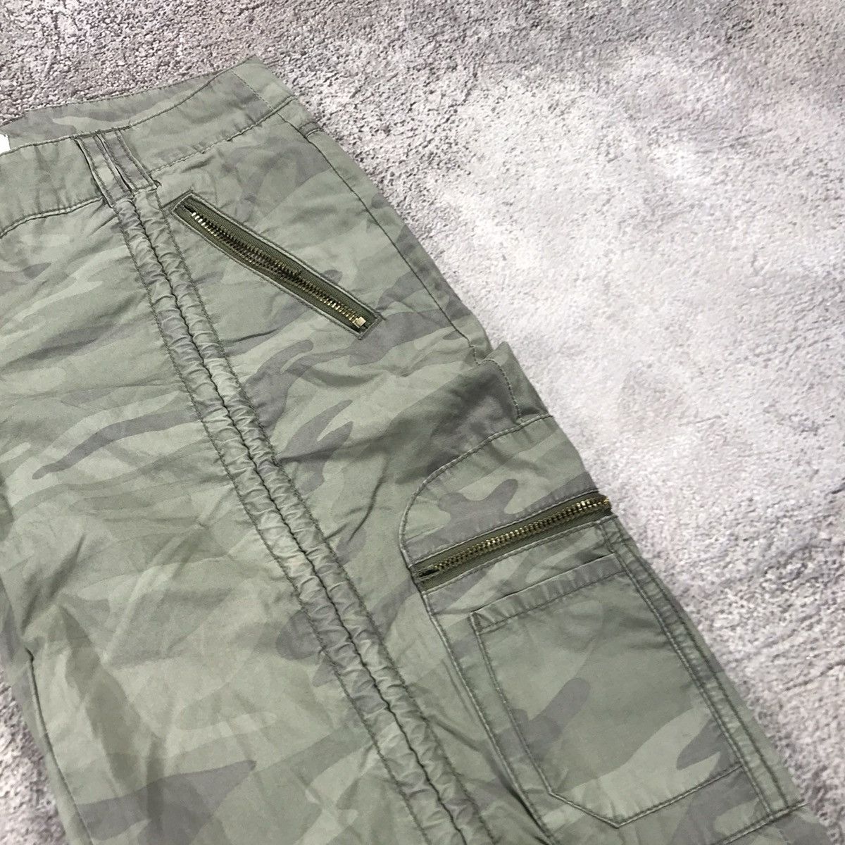 Vintage Vintage 90s Baggy Cargo Pants Wide Leg Streetwear Japan 26 Size 26" / US 2 / IT 38 - 6 Thumbnail
