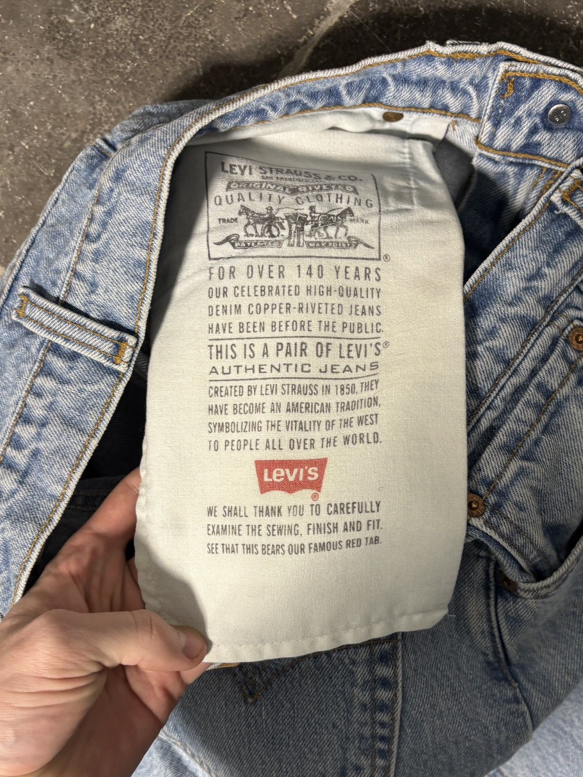 Levi's 1990s Levi’s Red Tab 505 Made in Canada Vintage Denim Jeans Size US 32 / EU 48 - 11 Thumbnail