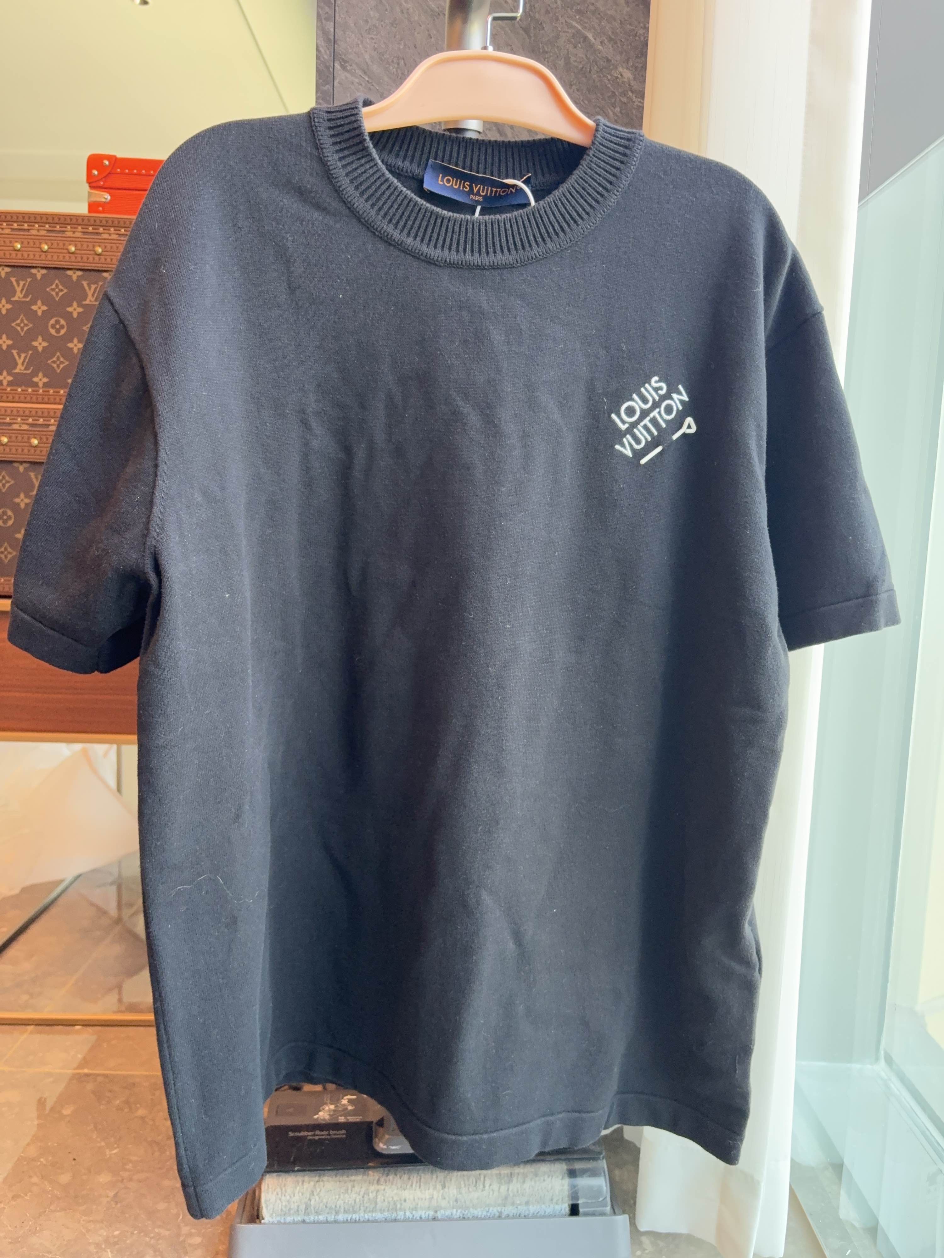 Louis Vuitton Louis Vuitton Logo T-Shirt Size L Size US L / EU 52-54 / 3 - 1 Thumbnail