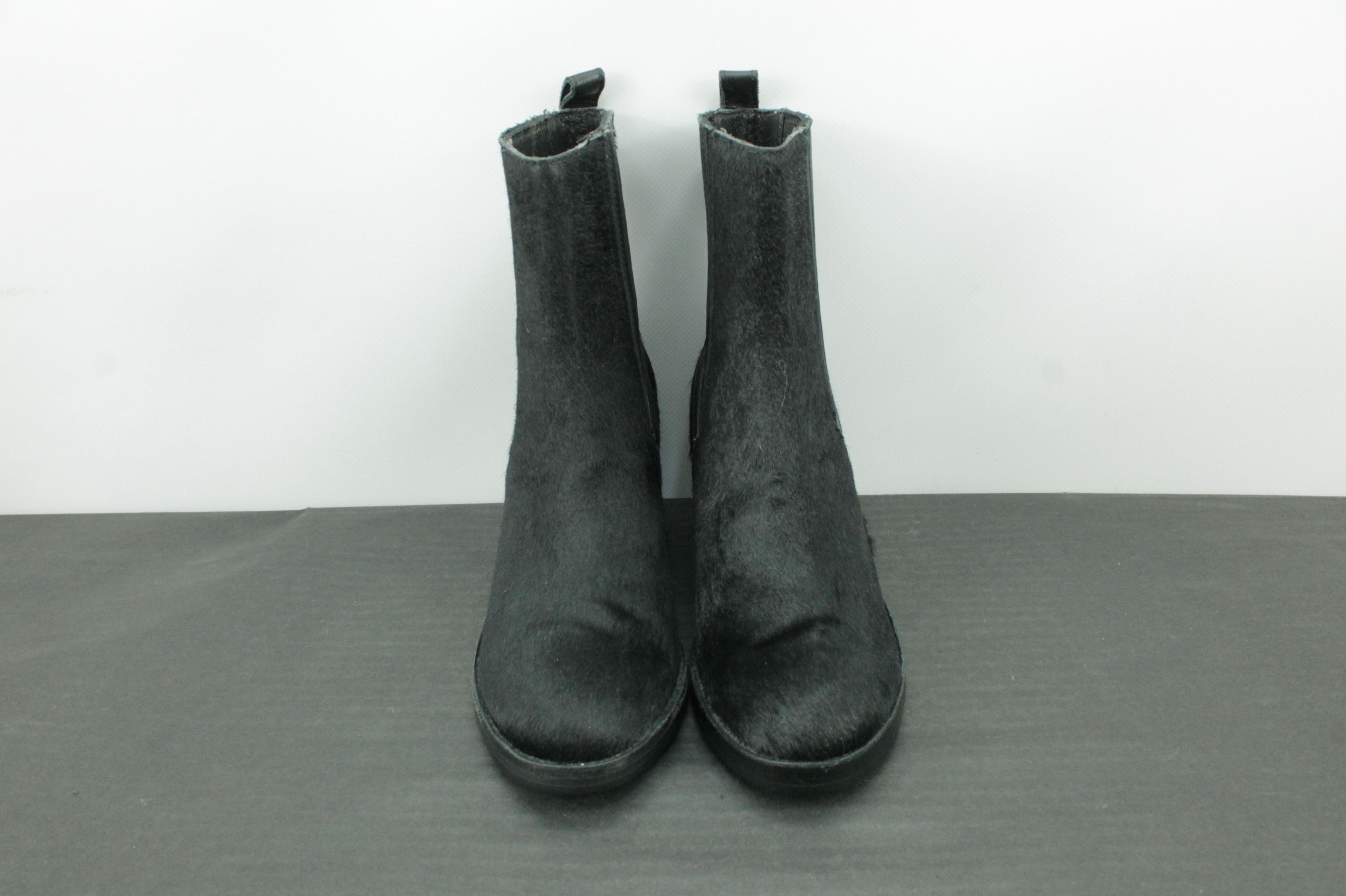 Ugg UGG Camden Exotic Black Calf Cow Hair Ankle Bootie Size US 7 / IT 37 - 2 Thumbnail