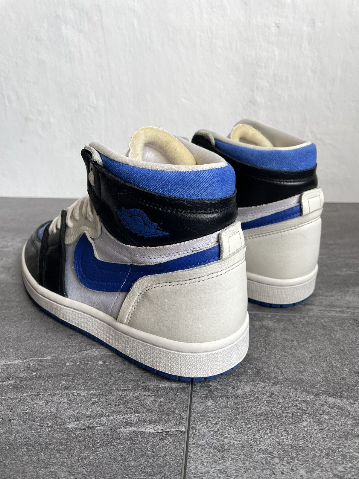 Nike Nike Air Jordan 1 High OG Royal Toe Blue BlackWhite Sneakers Size US 8 / IT 38 - 4 Thumbnail