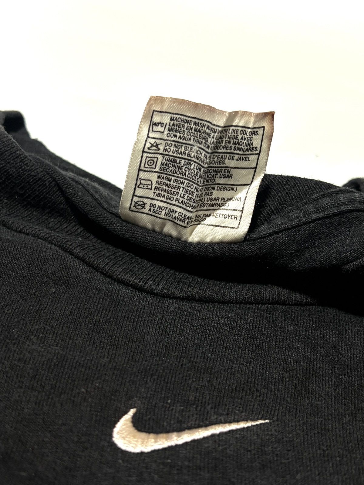 Vintage Vintage nike middle swoosh sweater Size US L / EU 52-54 / 3 - 6 Thumbnail