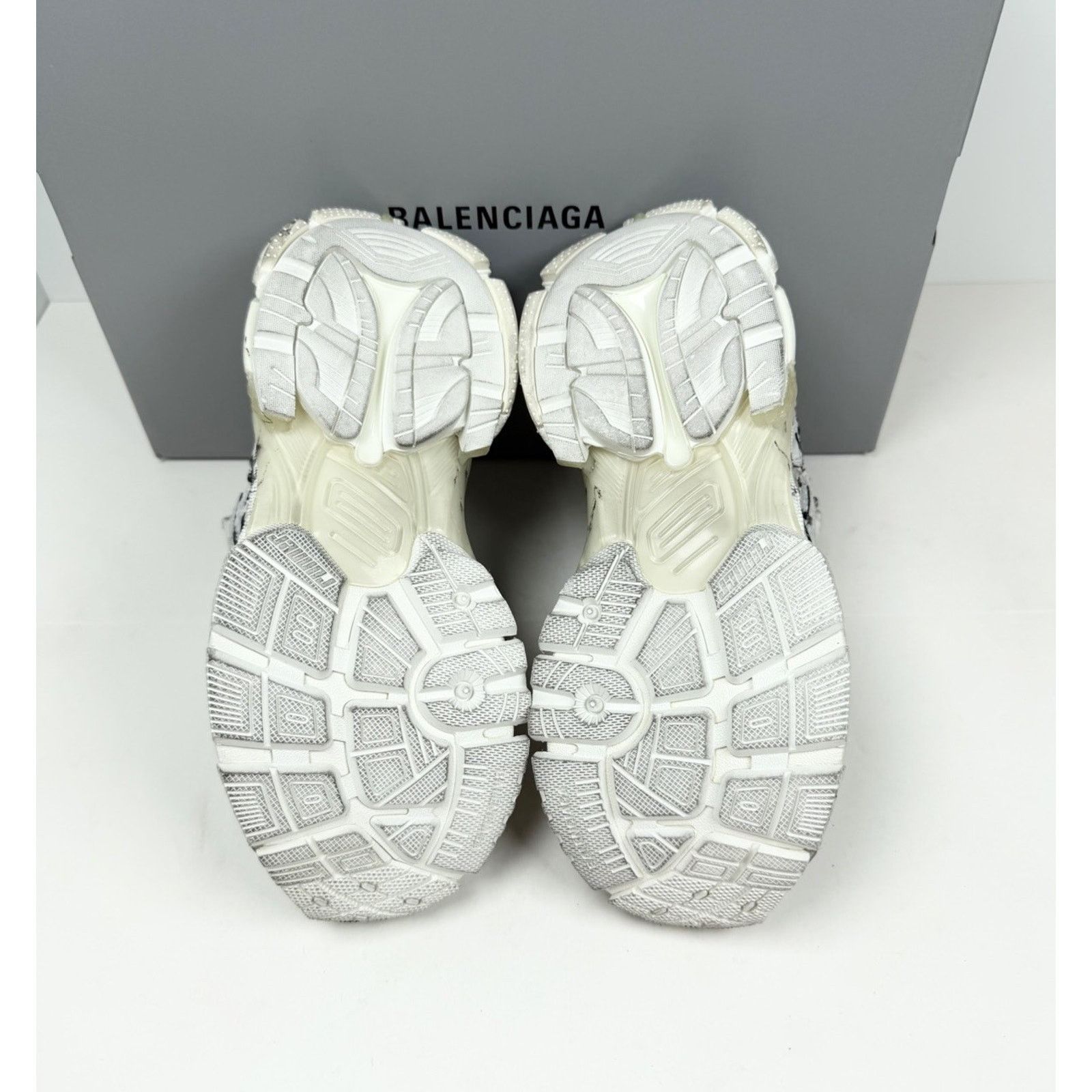 Balenciaga Size 35EU/5W - Balenciaga Runner Distressed Graffiti NEW Size US 5 / IT 35 - 7 Thumbnail
