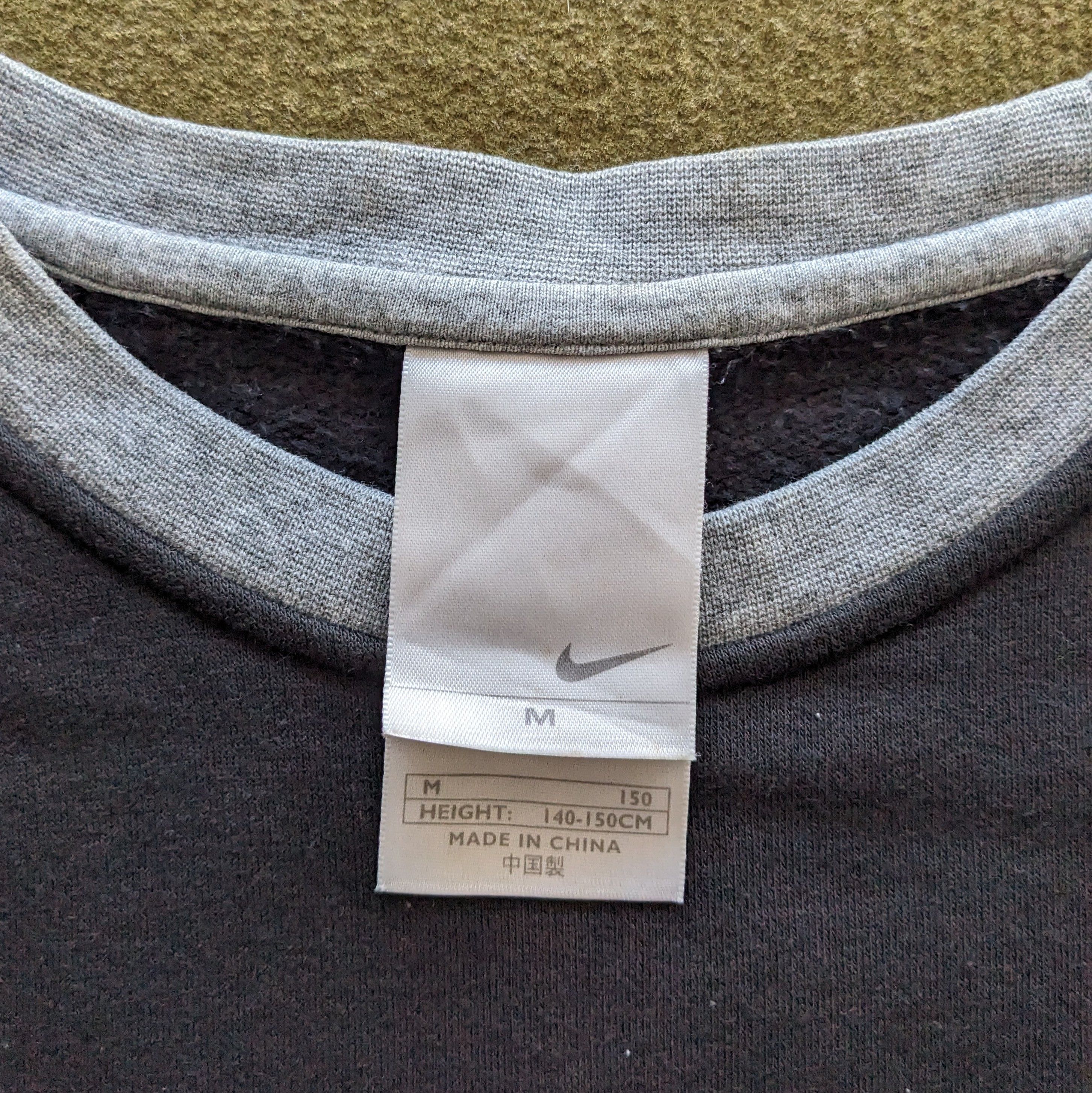 Nike Vintage NIKE Sportswear Brand Sweatshirt Size US S / EU 44-46 / 1 - 3 Thumbnail