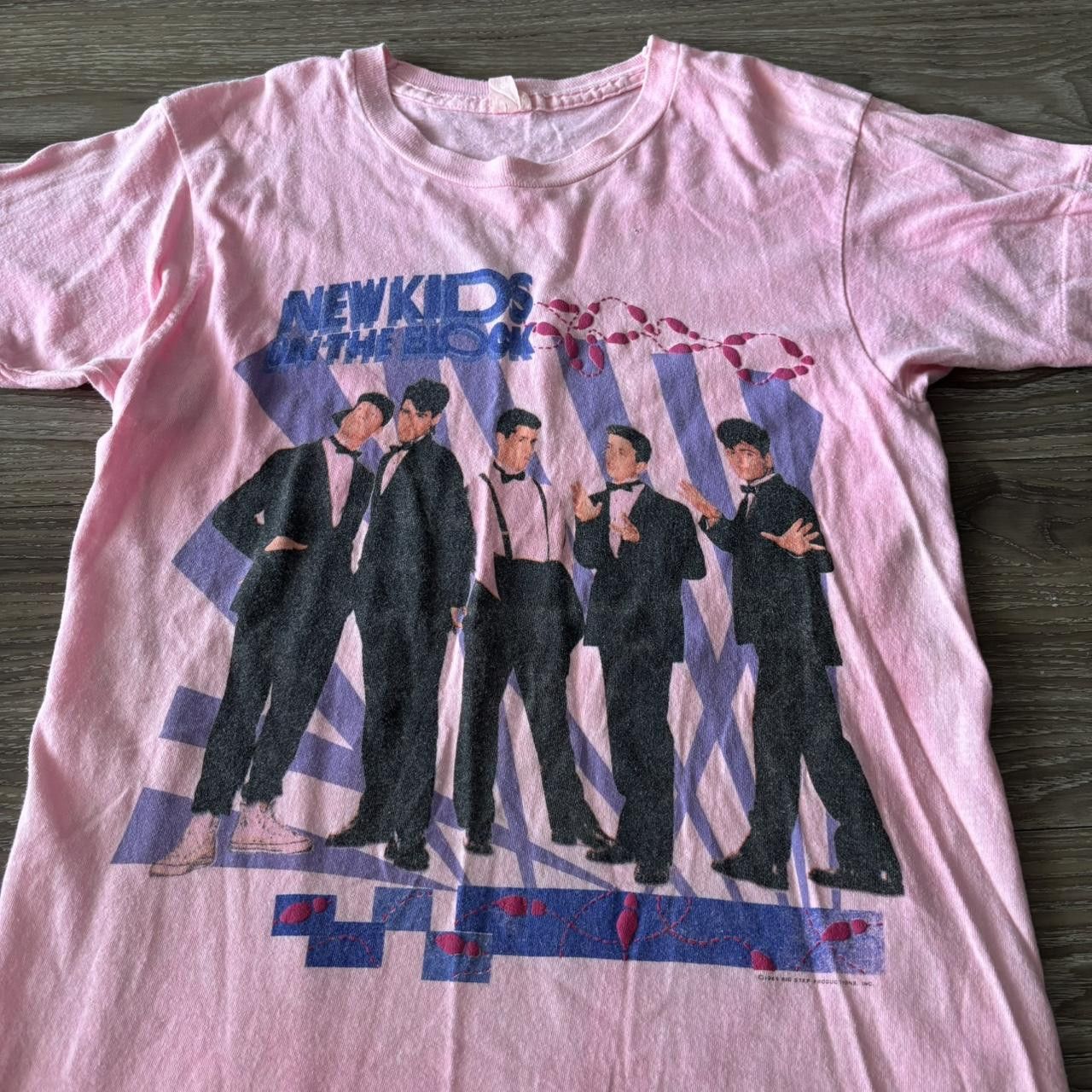 Vintage Crazy Vintage 80s New Kids On The Block Boy Band Graphic Tee! Size M Size US S / EU 44-46 / 1 - 2 Thumbnail