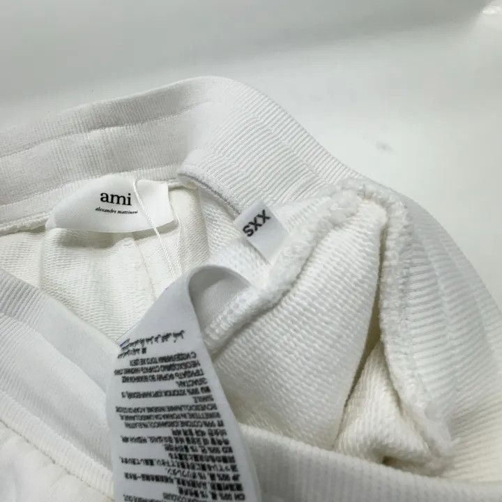 AMI AMIPARIS Logo Embroidered Casual Shorts for Men -2508 Size US 36 / EU 52 - 5 Thumbnail