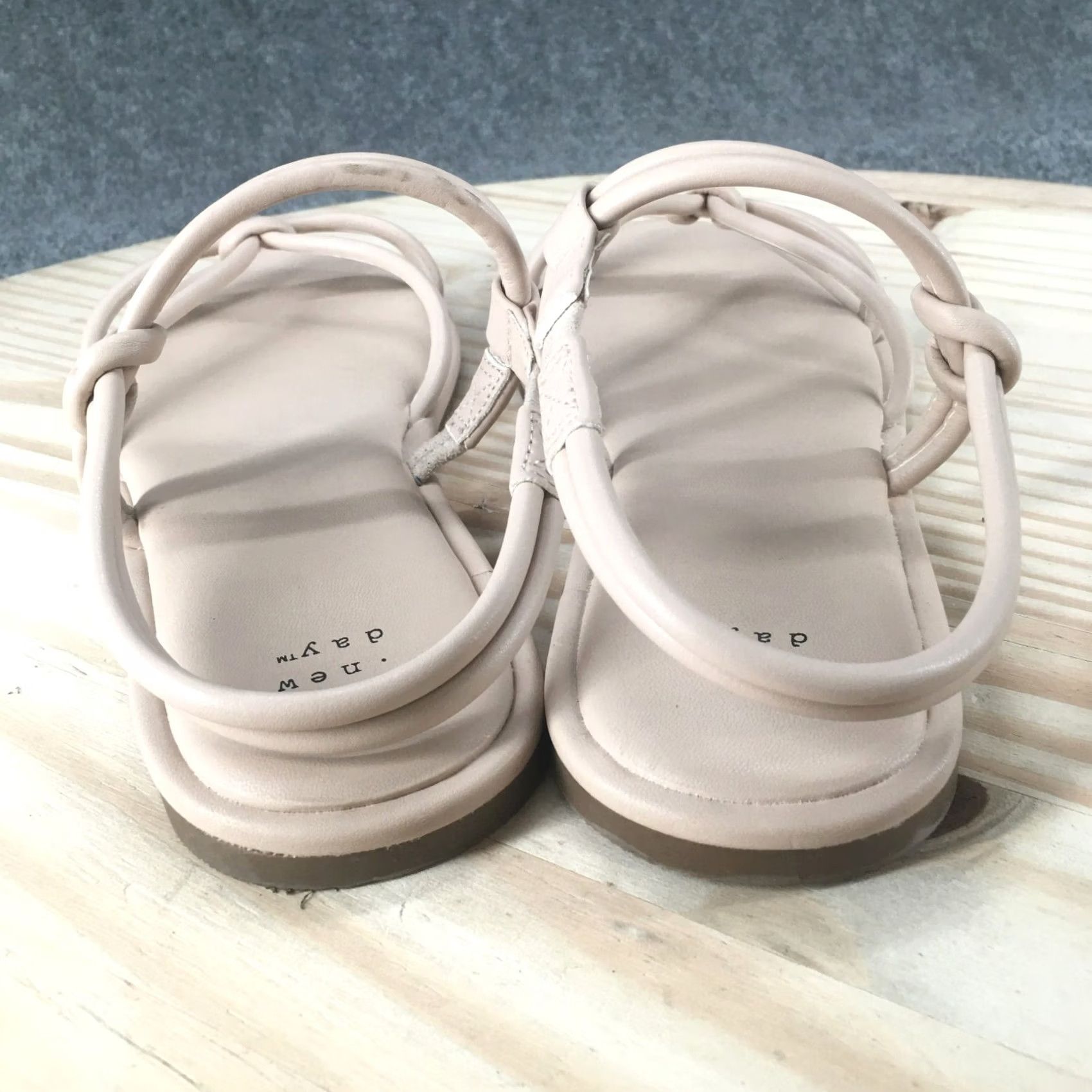 Vintage A New Day Sandals Womens 8 Slingback Beige Faux Leather Open Toe Casual Flats Size US 8 / IT 38 - 7 Thumbnail