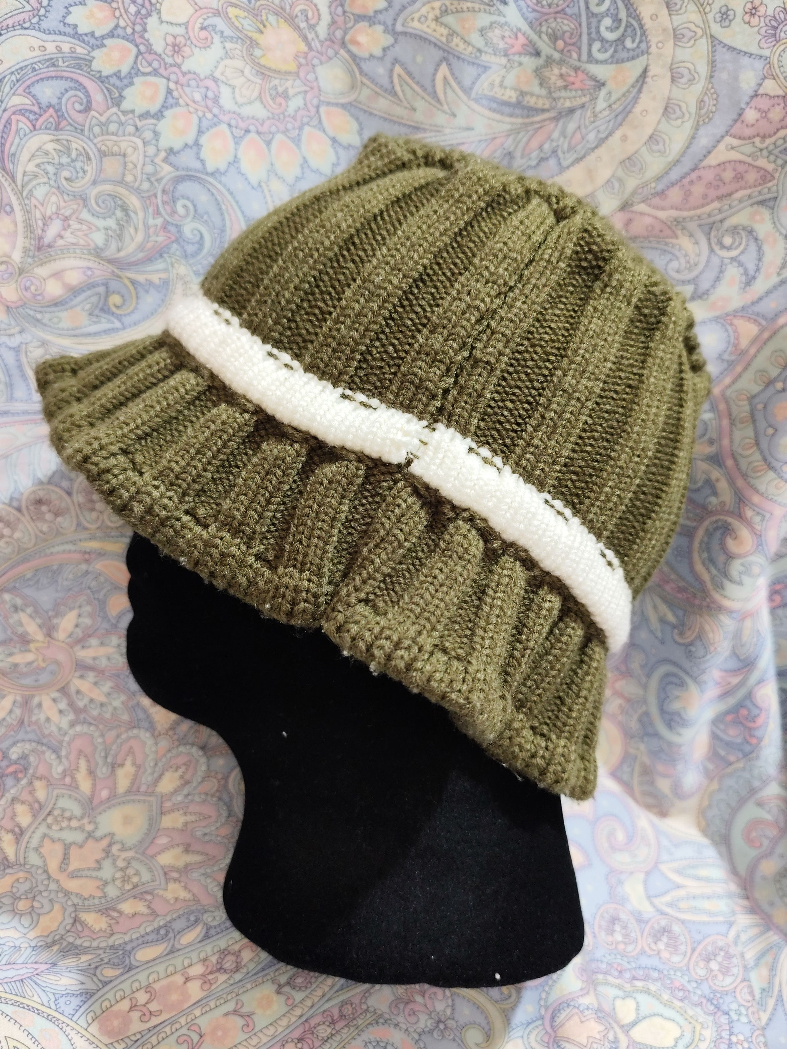 Guess Guess Olive Green Knit Hat Size ONE SIZE - 3 Thumbnail