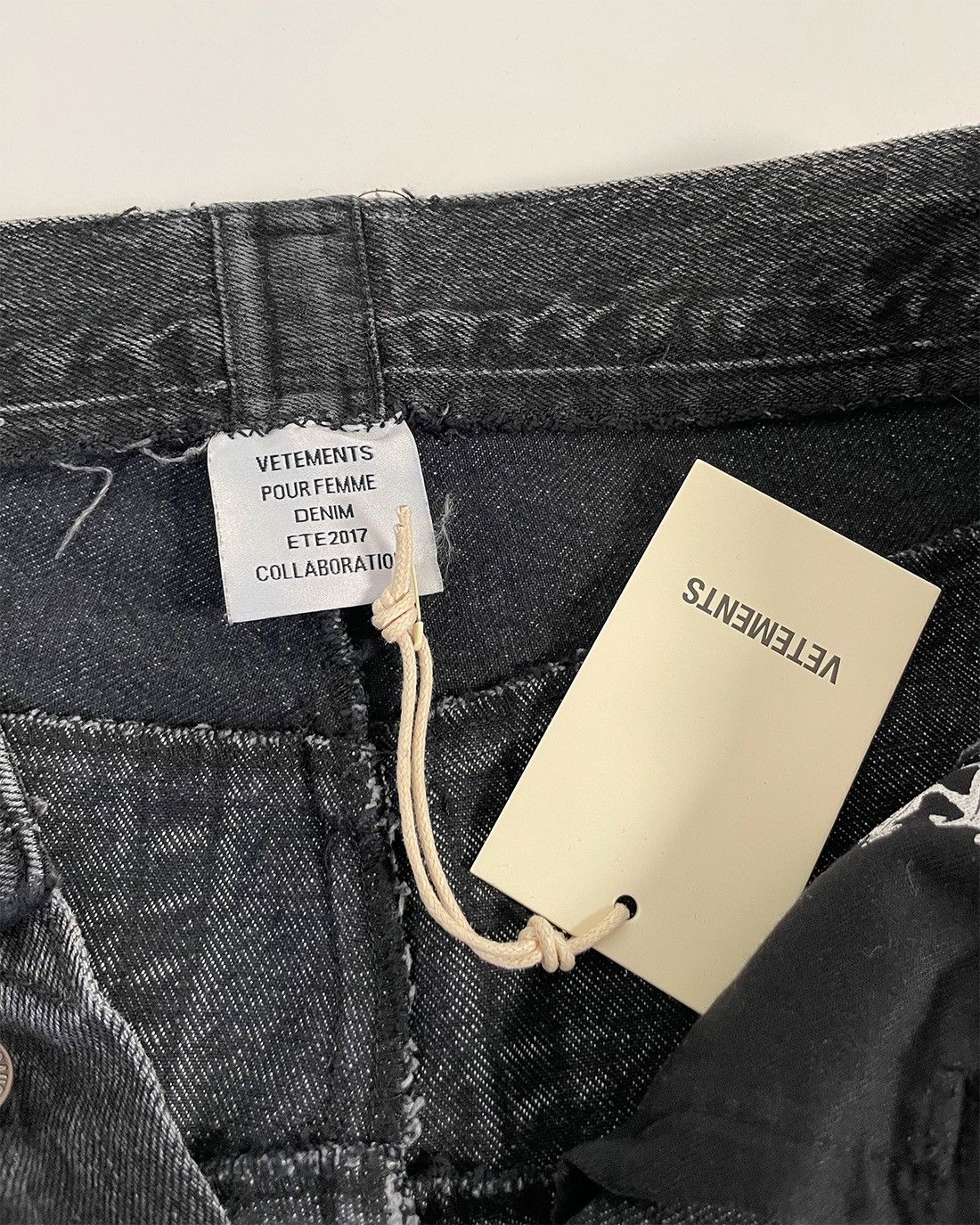Levi's × Vetements VETEMENTS x LEVI’S SS 17 Restructured Jeans Size US 30 / EU 46 - 10 Thumbnail