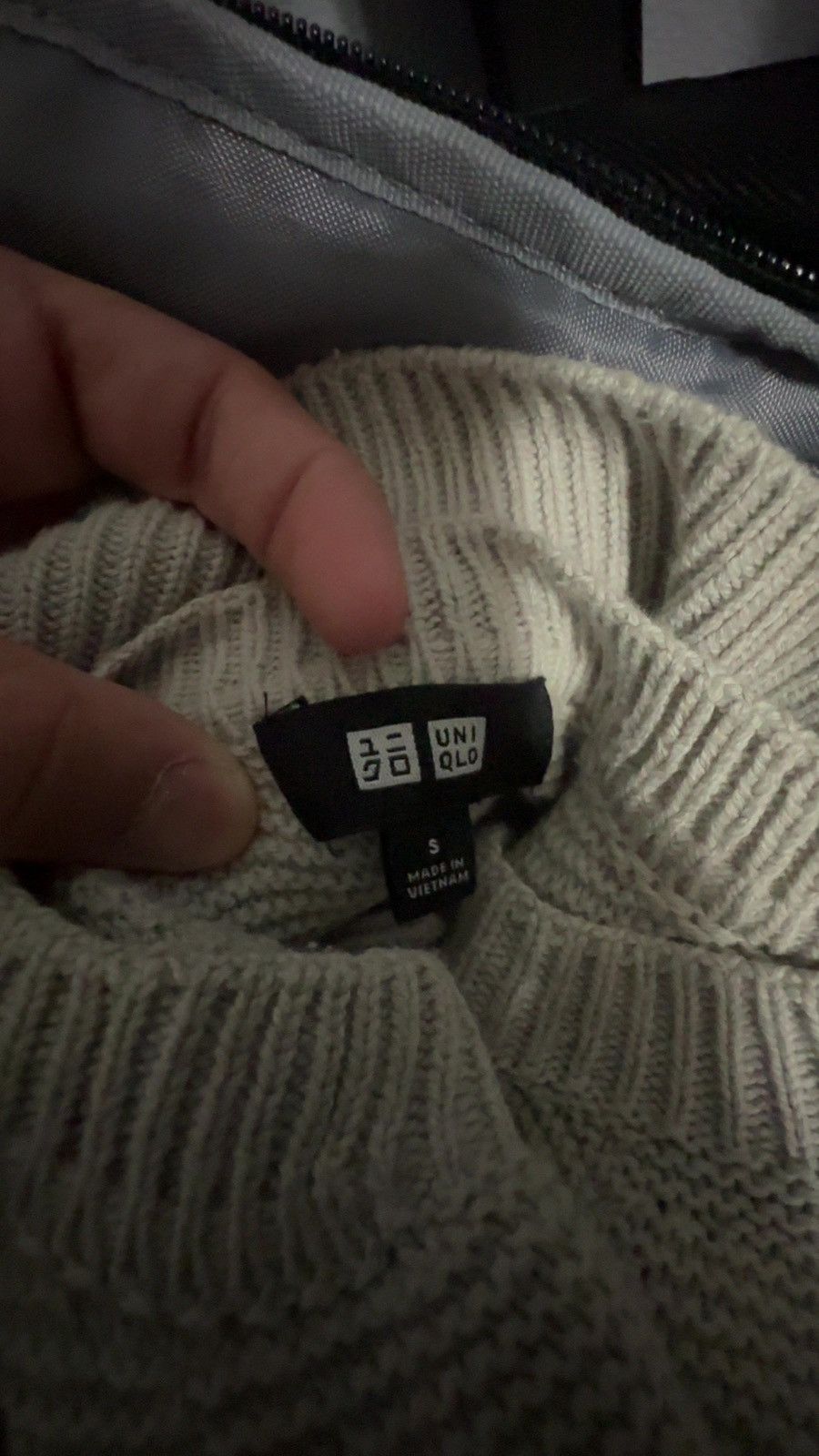 Uniqlo Uniqlo Beige Knitted sweater Used Size small Size US S / EU 44-46 / 1 - 9 Thumbnail