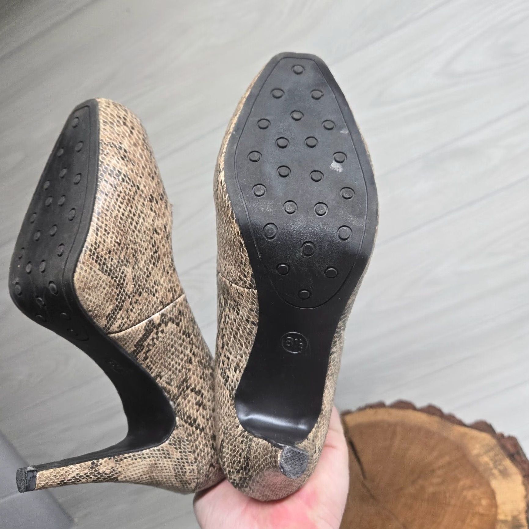 Mossimo VINTAGE Mossimo Snakeskin Heels Pumps 4” Heel Adult Women's Size 8.5 Animal Print Stiletto Shoes Womens Size US 8.5 / IT 38.5 - 7 Thumbnail