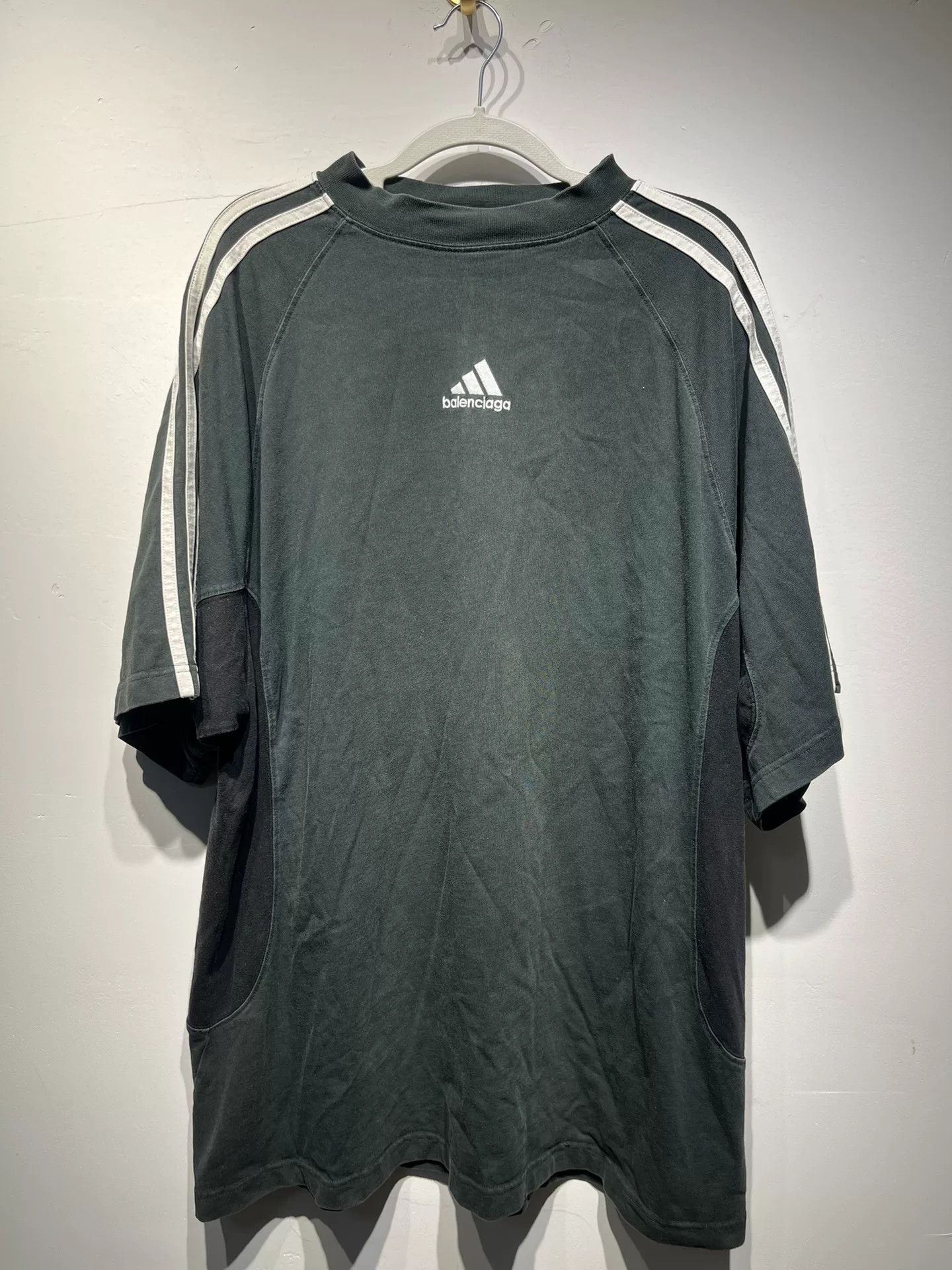 Balenciaga Balenciaga Collab Embroidered T-Shirt L Men Size US L / EU 52-54 / 3 - 1 Thumbnail