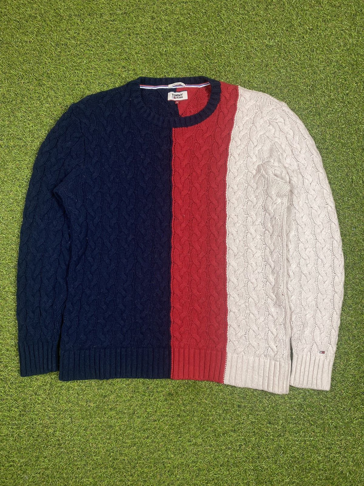 Tommy Hilfiger Vintage 90s Tommy Hilfiger sweater streetwear striped size M Size US M / EU 48-50 / 2 - 1 Thumbnail