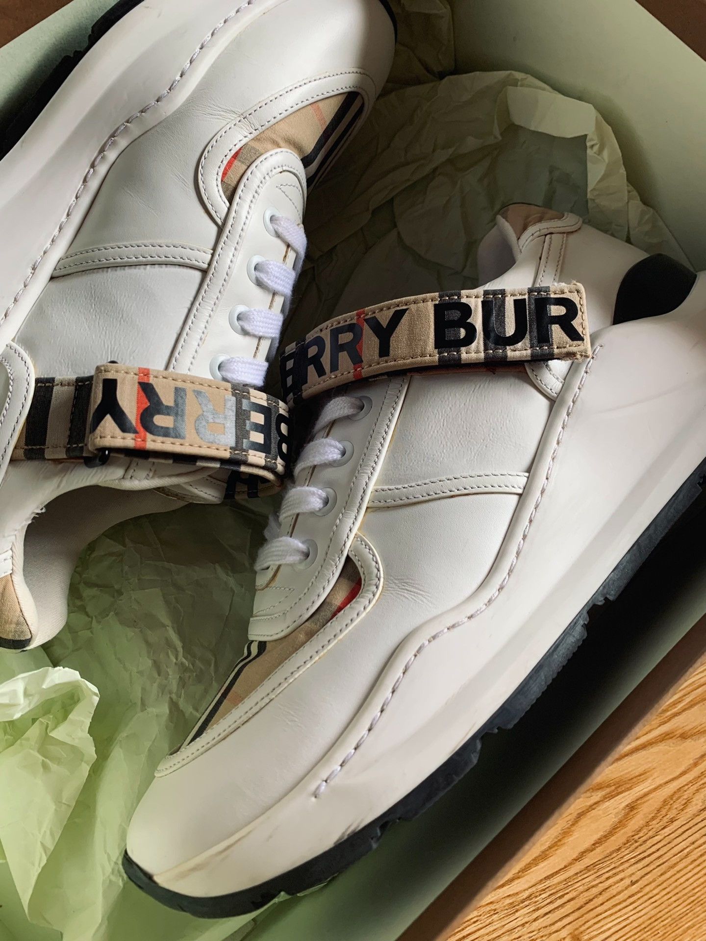 Burberry Burberry Low-Top Retro Dad Shoes Size US 7.5 / EU 40-41 - 1 Thumbnail