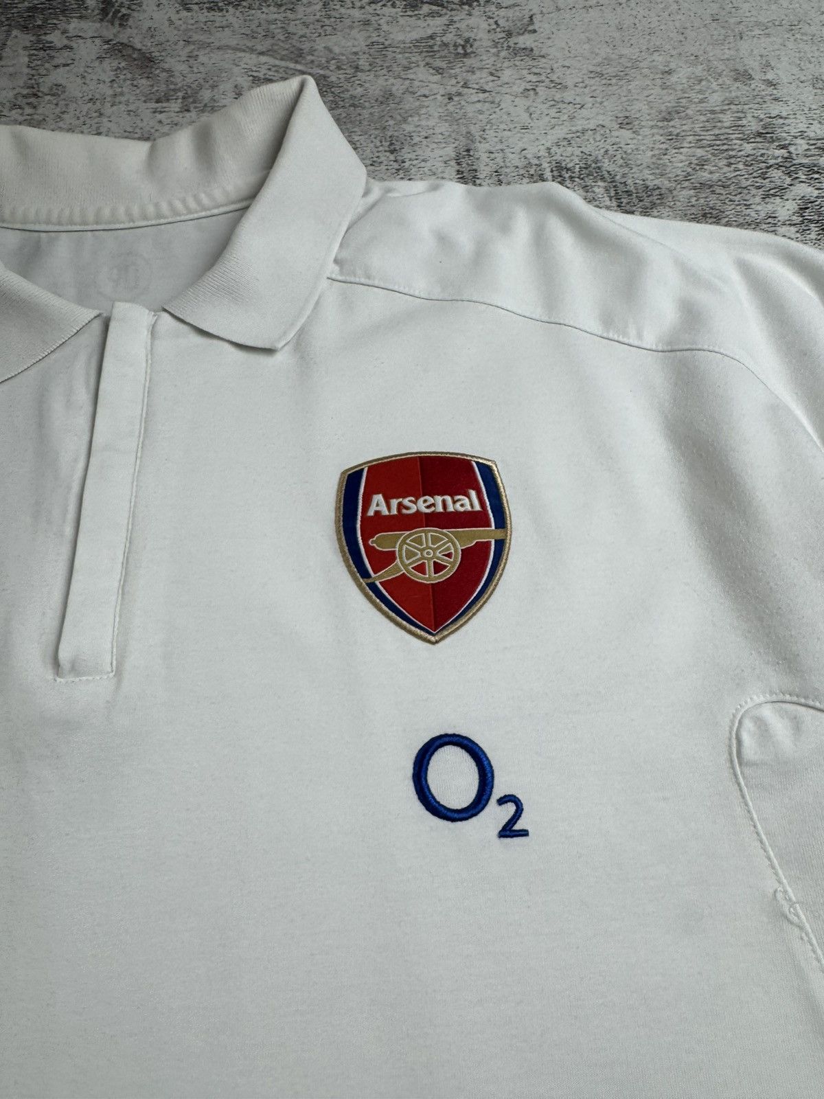 Nike Arsenal London Nike 2005 2006 White o2 Men’s Soccer Football T Shirt Jersey Kit Size US XL / EU 56 / 4 - 7 Thumbnail