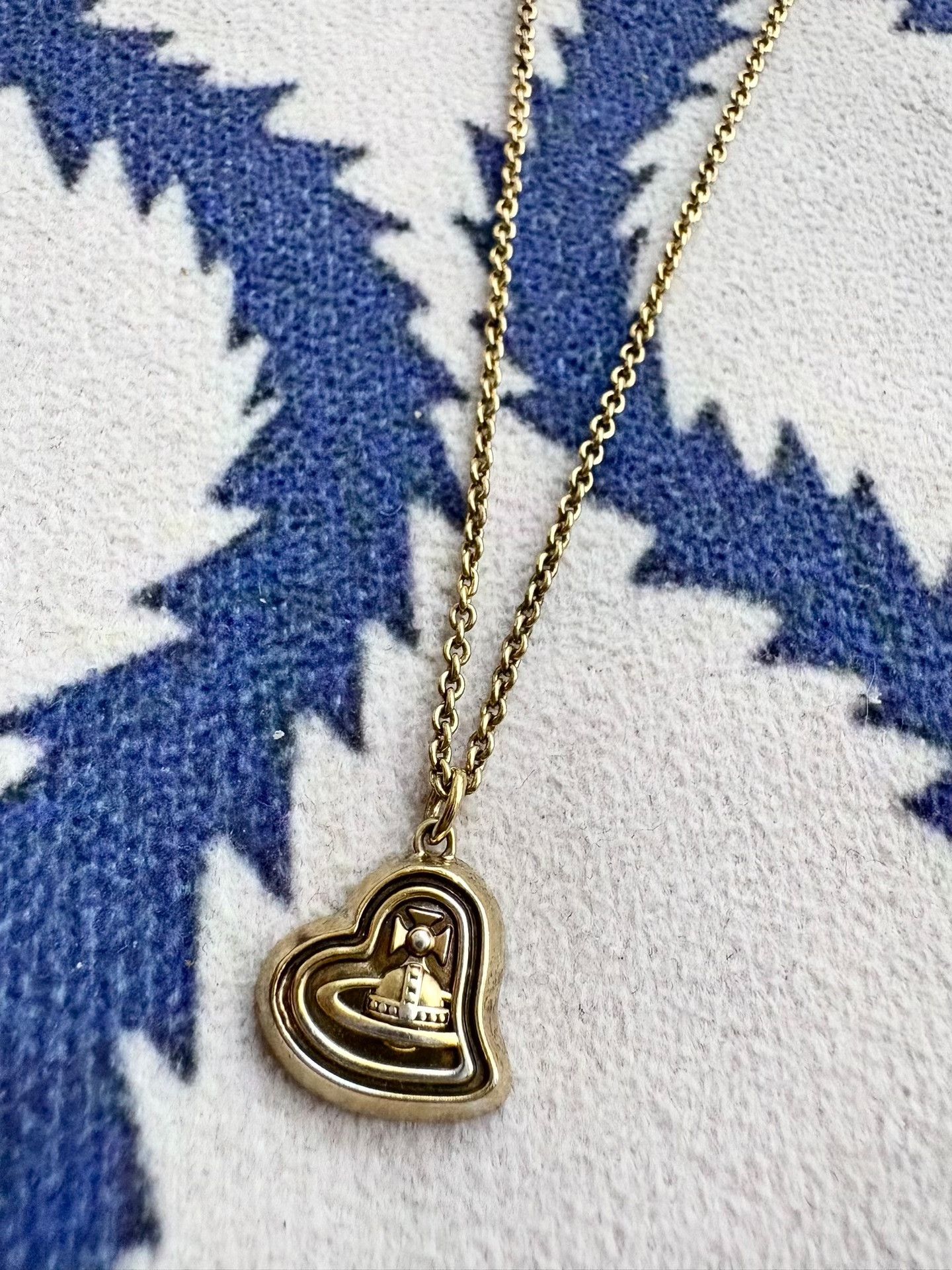 Vivienne Westwood Vivienne Westwood Vintage Heart Saturn Necklace Size ONE SIZE - 1 Thumbnail