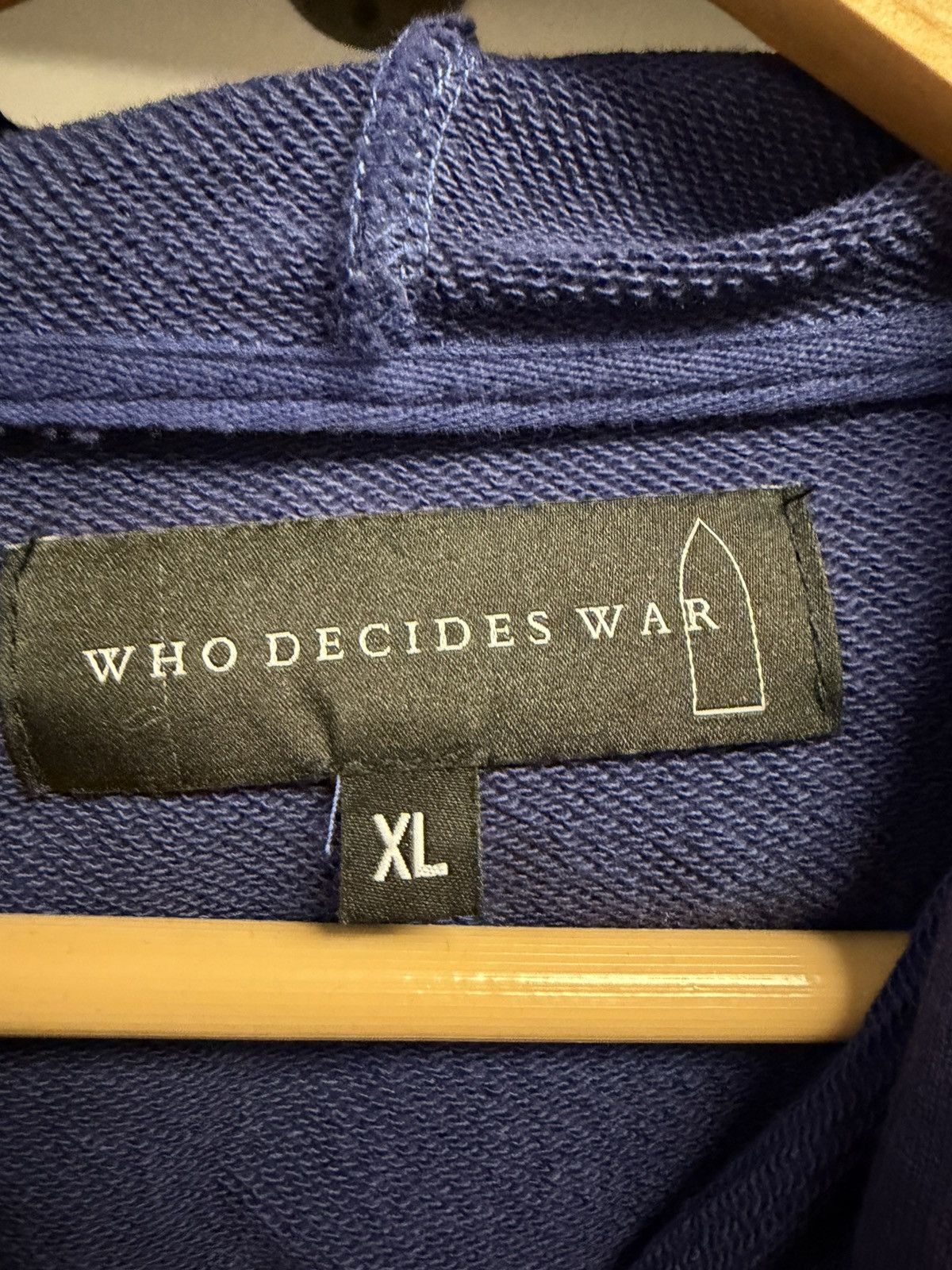 Who Decides War Who decides war pre owned rhinestone flaming window pre Size US XL / EU 56 / 4 - 3 Thumbnail