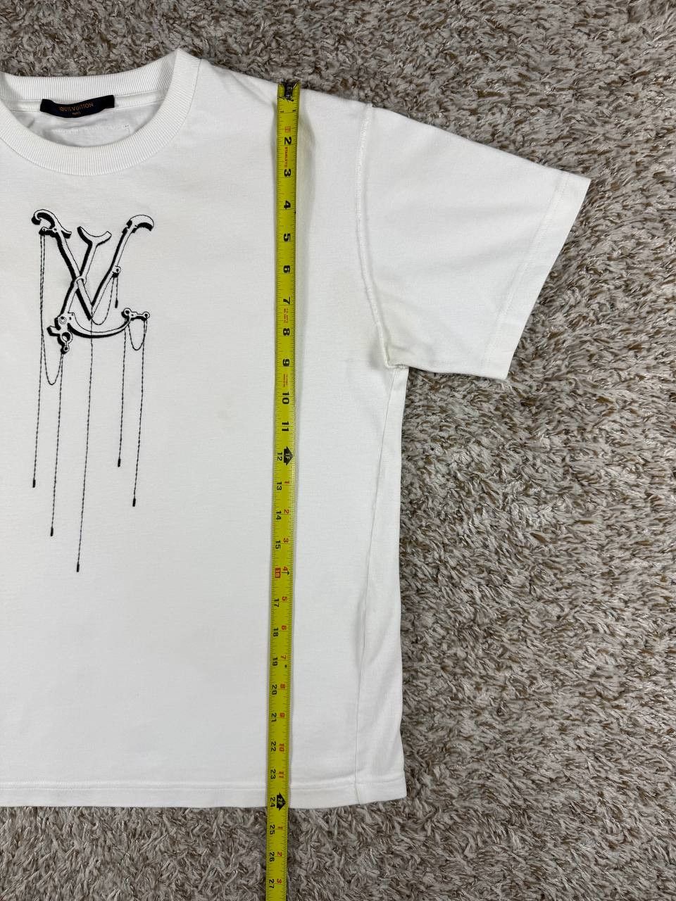 Louis Vuitton Louis Vuitton LV Pendant Crew Neck Short Sleeve T-Shirt Size US S / EU 44-46 / 1 - 5 Thumbnail