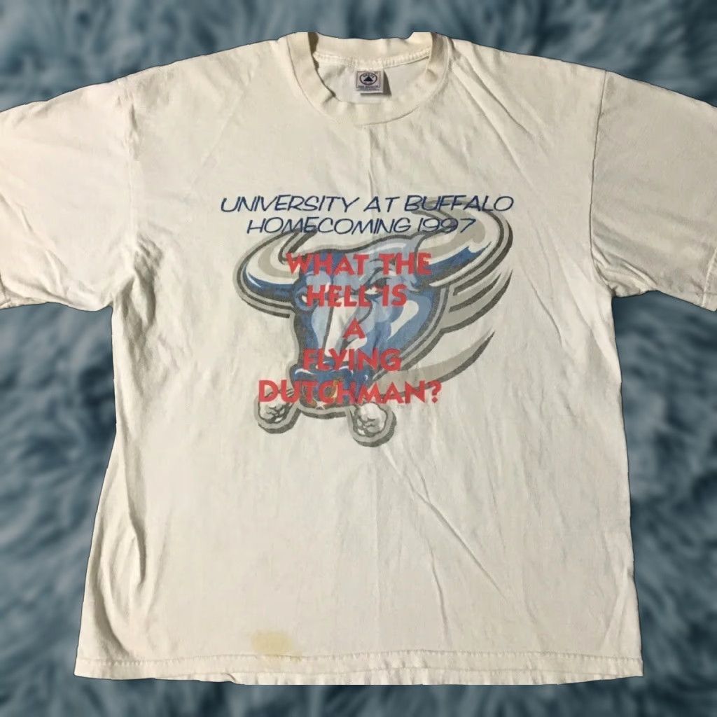 Vintage VINTAGE 90s UB Bulls Vs Hofstra Flying Dutchmen What The Hell Is A College PE T-Shirt XL White University at Buffalo Mens Graphic Tee Size US XL / EU 56 / 4 - 1 Thumbnail
