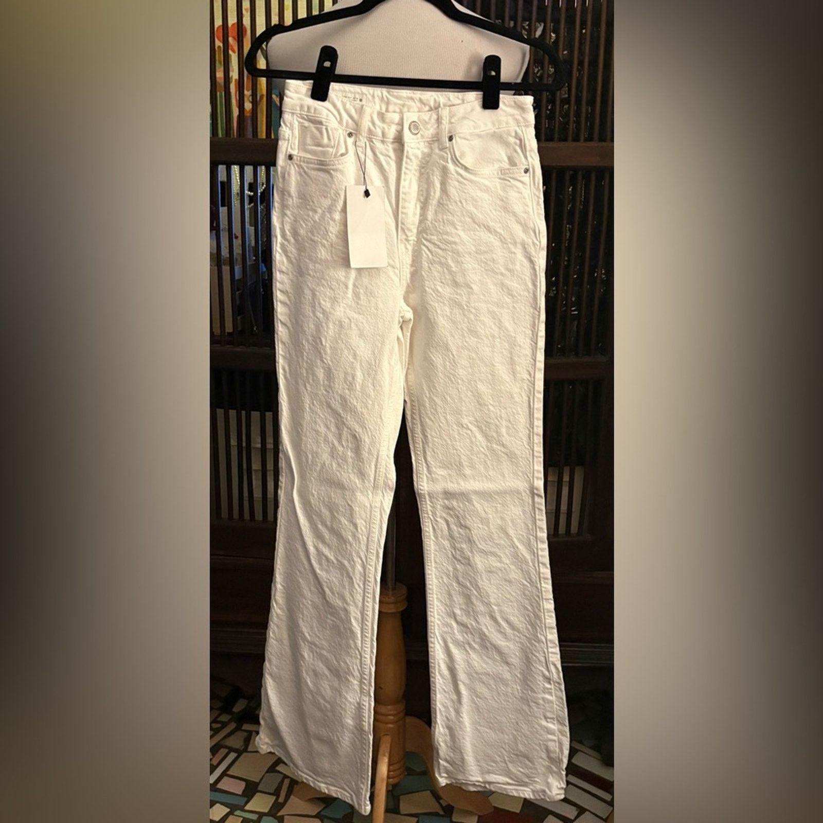 Zara NWT- ZARA | White Hi-Rise Straight Leg Jean-sz 4 Size 27" / US 4 / IT 40 - 2 Thumbnail
