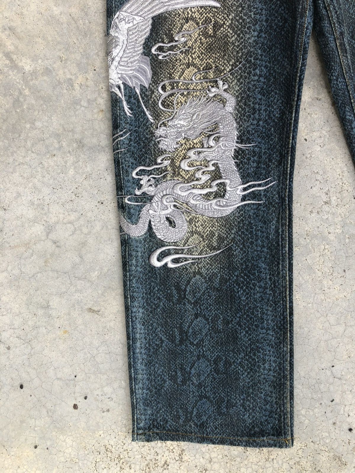 Karakuri Tamashii Karakuri Tamashii Embroidered Snake Skin Size US 32 / EU 48 - 6 Thumbnail