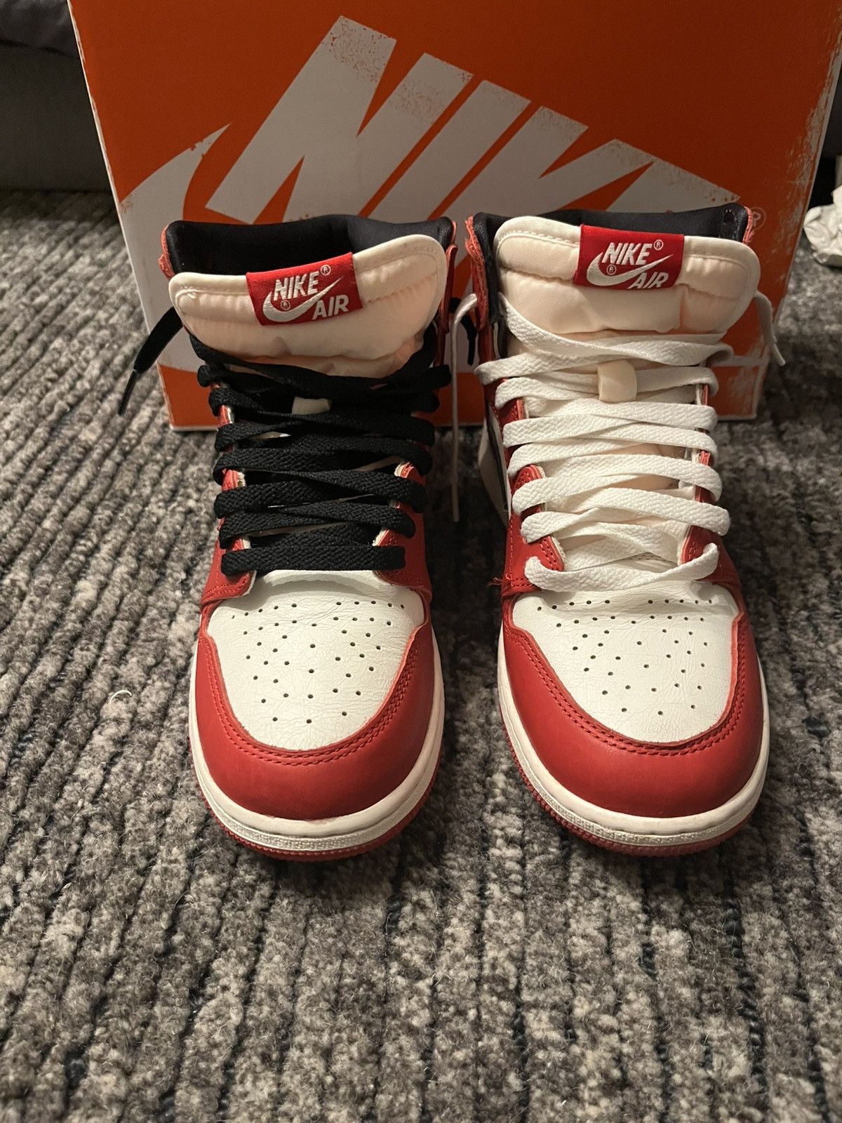 Jordan Brand Air Jordan 1 Retro High OG 'Chicago Lost & Found' Size US 7 / EU 40 - 3 Thumbnail