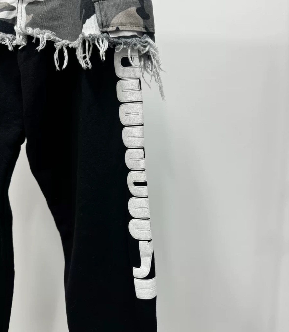 Vetements Vetements 19SS camouflage patchwork pants 2412-Nextarrow Size US 28 / EU 44 - 3 Thumbnail