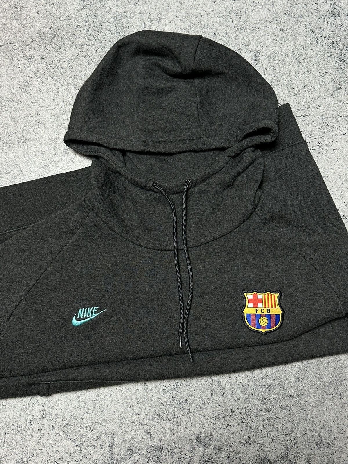 Nike Nike FC Barcelona Soccer Ninja Hoodie Size US XL / EU 56 / 4 - 4 Thumbnail