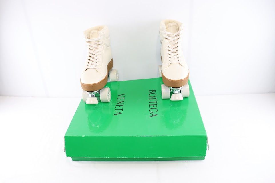 Bottega Veneta o1rshd1 Lagoon Nappa Quilt Sneaker in Sea Salt Size US 10 / EU 43 - 15 Thumbnail