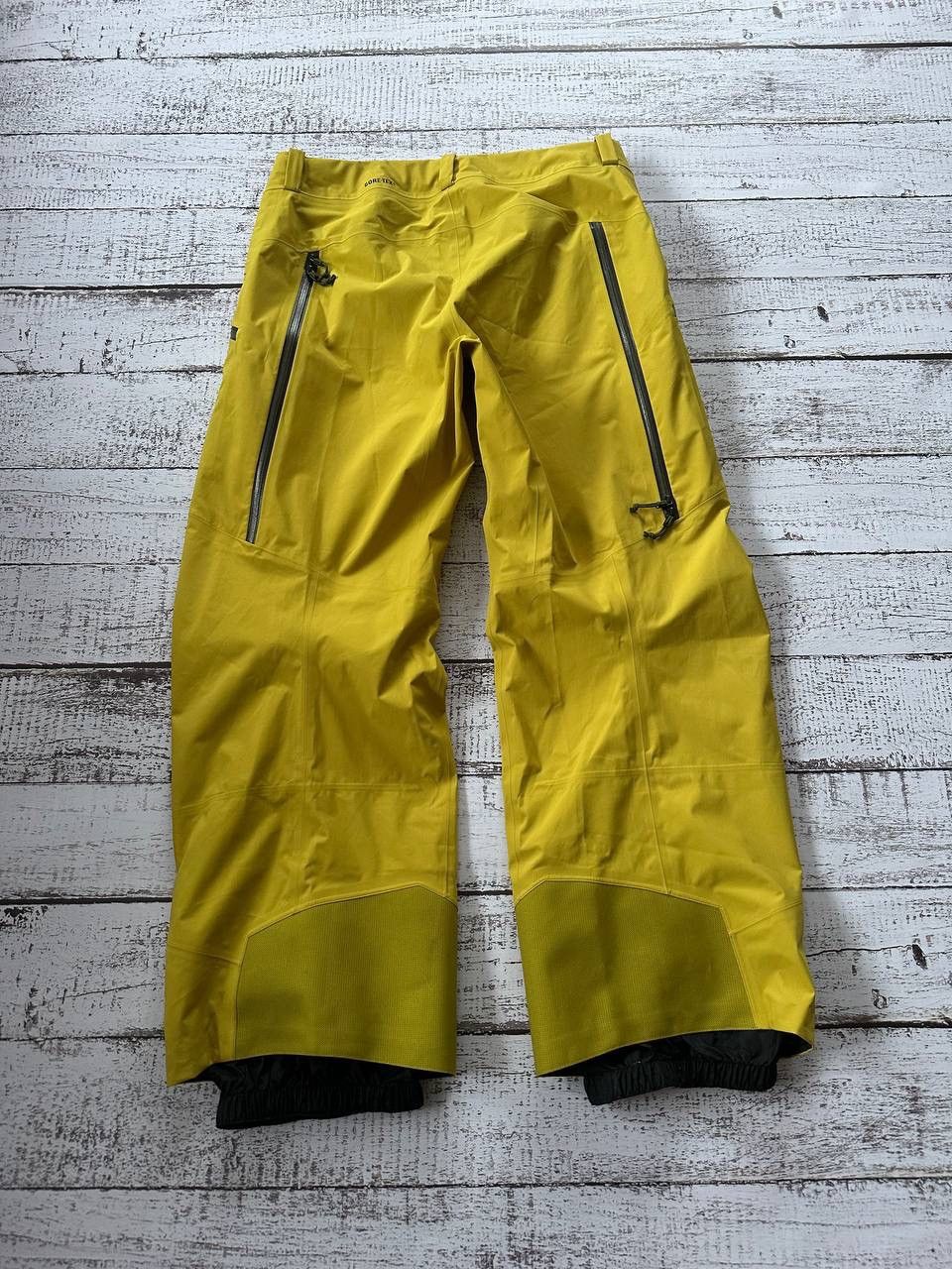 Arc'teryx Arc’teryx Gore-tex snowboard winter pants New condition Size US 41 - 7 Thumbnail