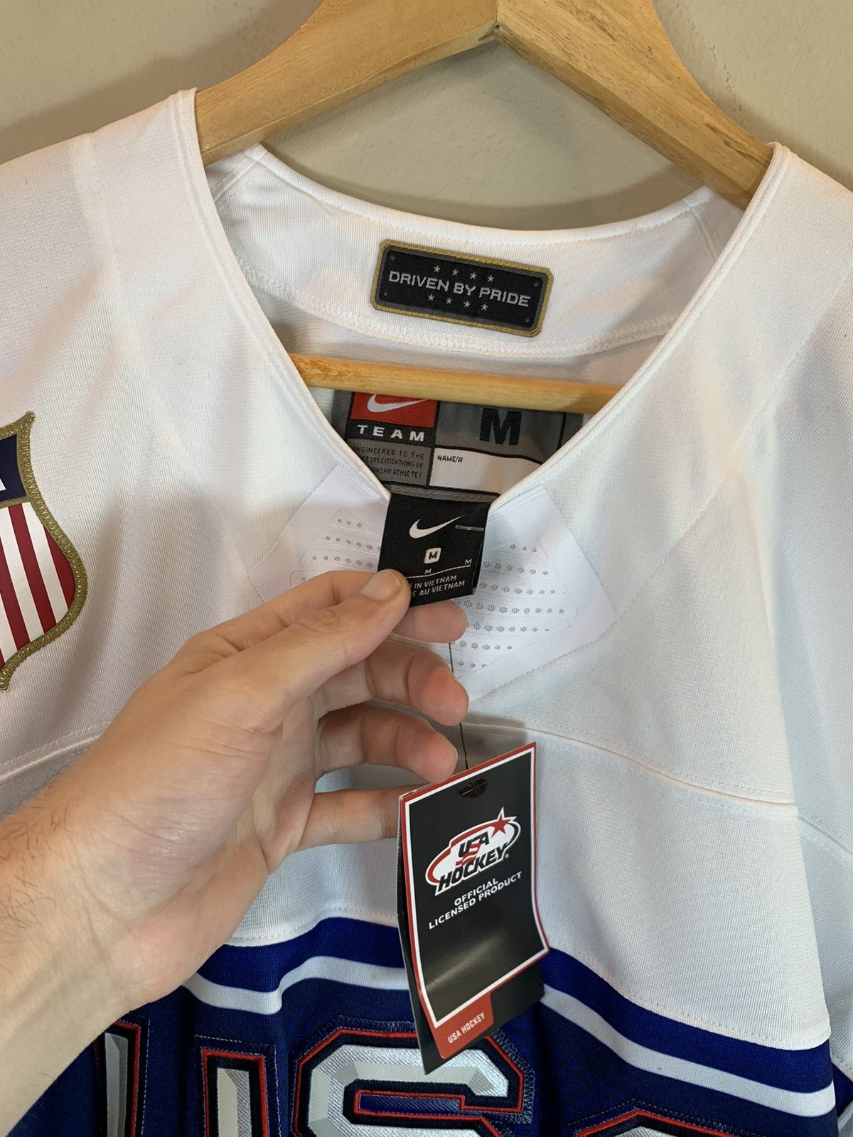 NHL × Nike *RARE* New Nike Team USA Hockey Jersey Embroidered Size US M / EU 48-50 / 2 - 7 Thumbnail