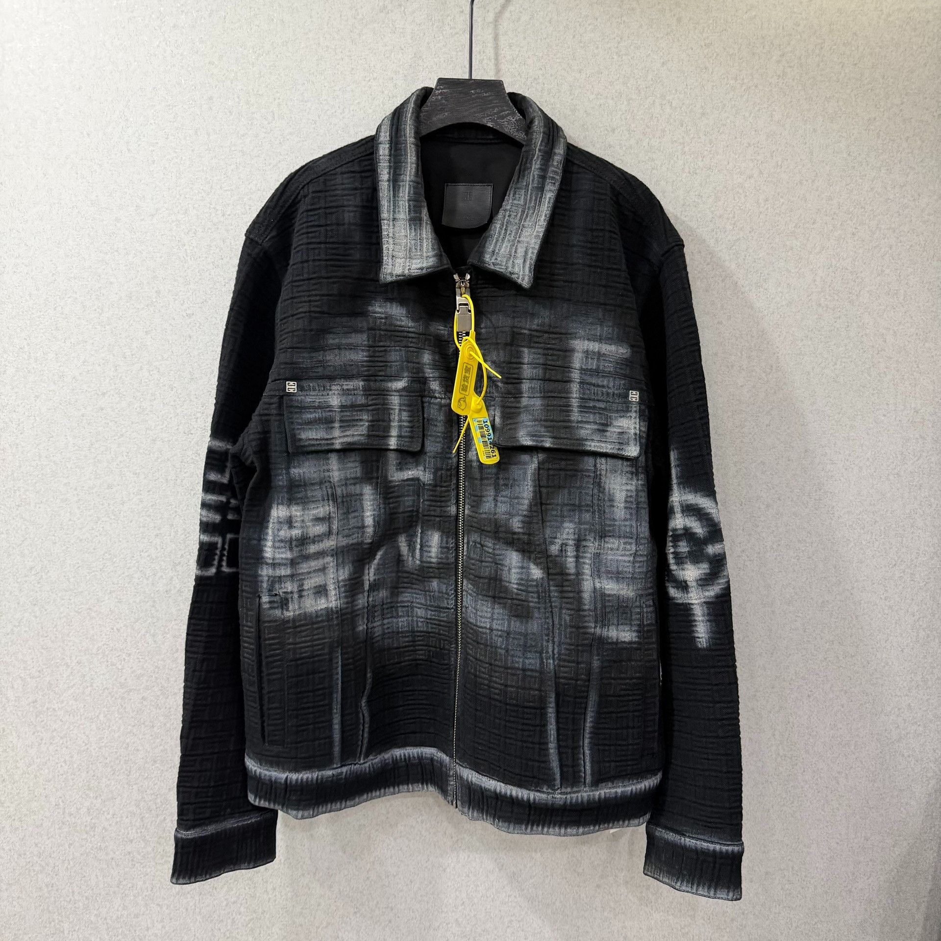 Givenchy Givenchy Denim Light Jacket xl Men Size US XL / EU 56 / 4 - 1 Thumbnail