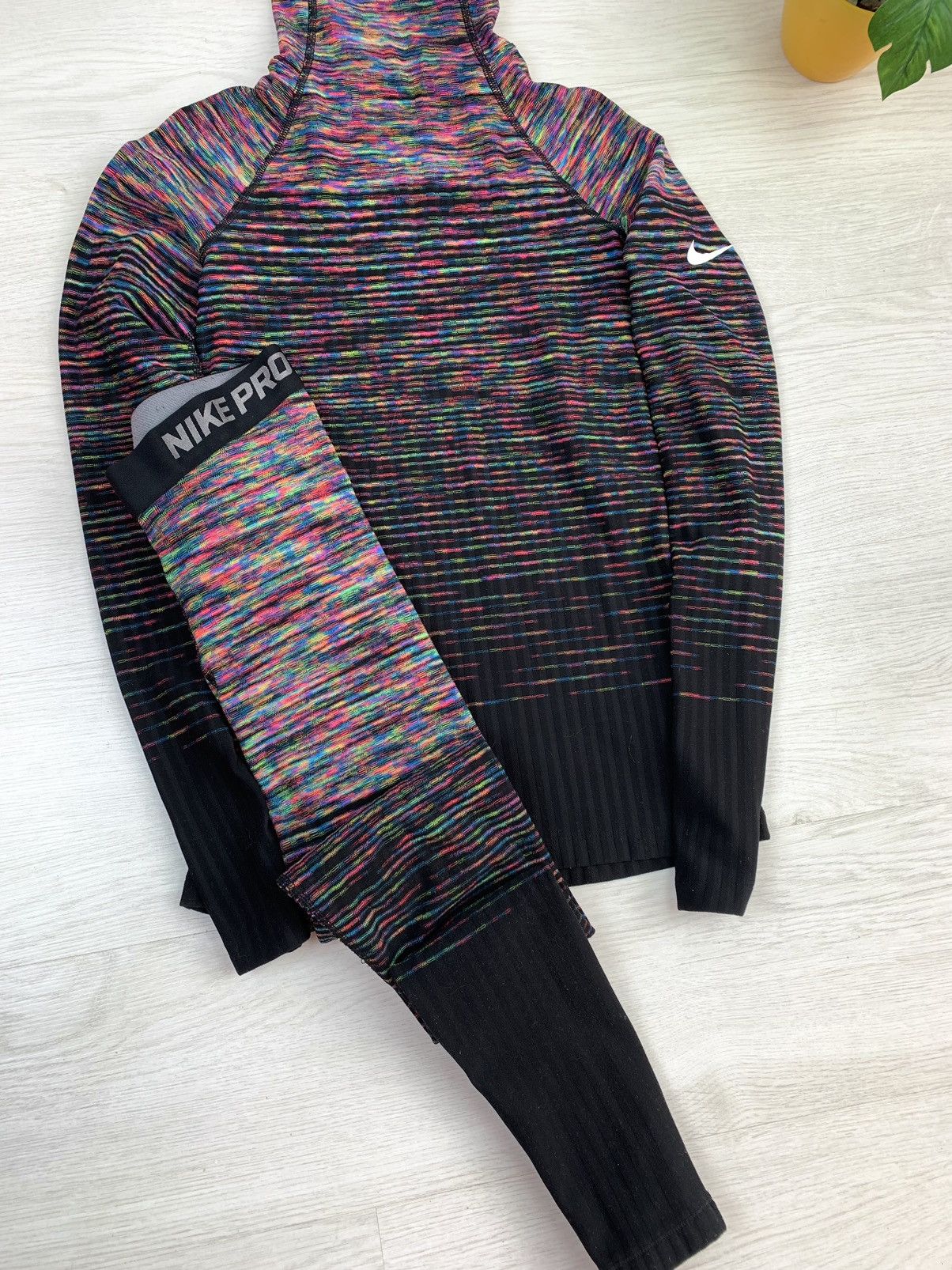 Nike Nike PRO HYPERWARM Womens Jacket + Leggings Size S Size S / US 4 / IT 40 - 2 Thumbnail