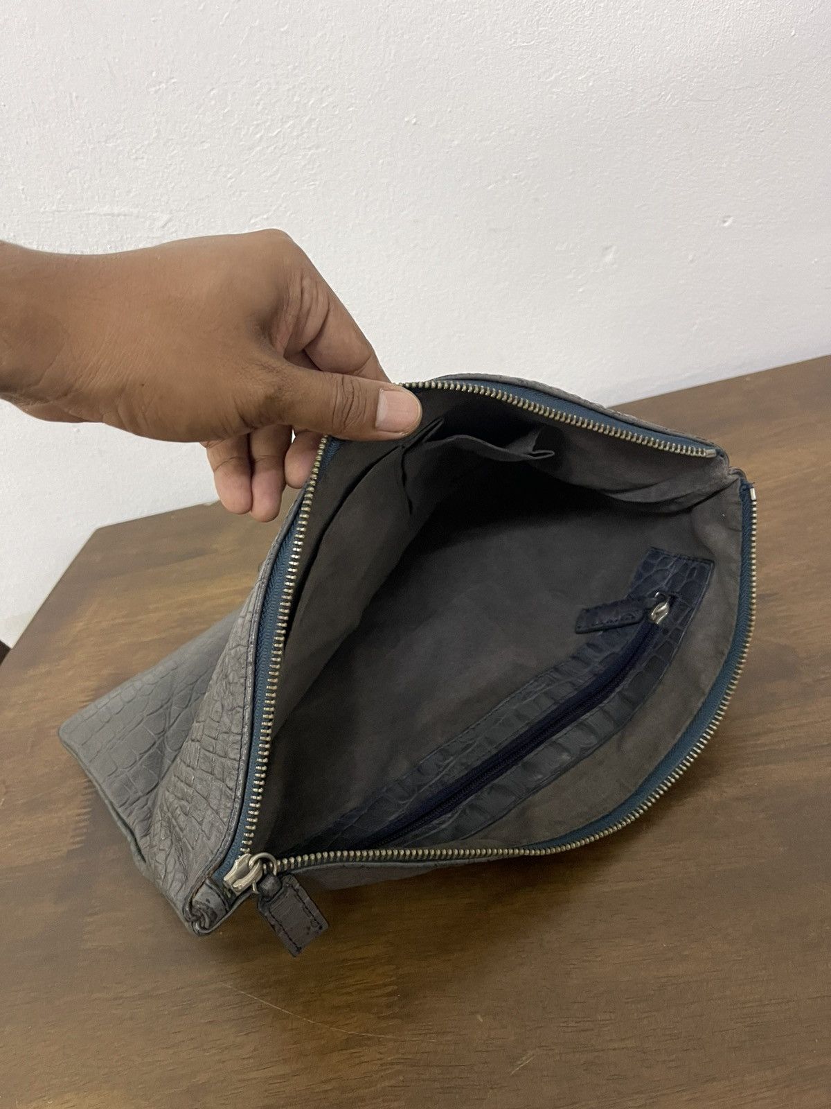 Leather Croc Embossed Clutch Bag with cross Size ONE SIZE - 12 Thumbnail