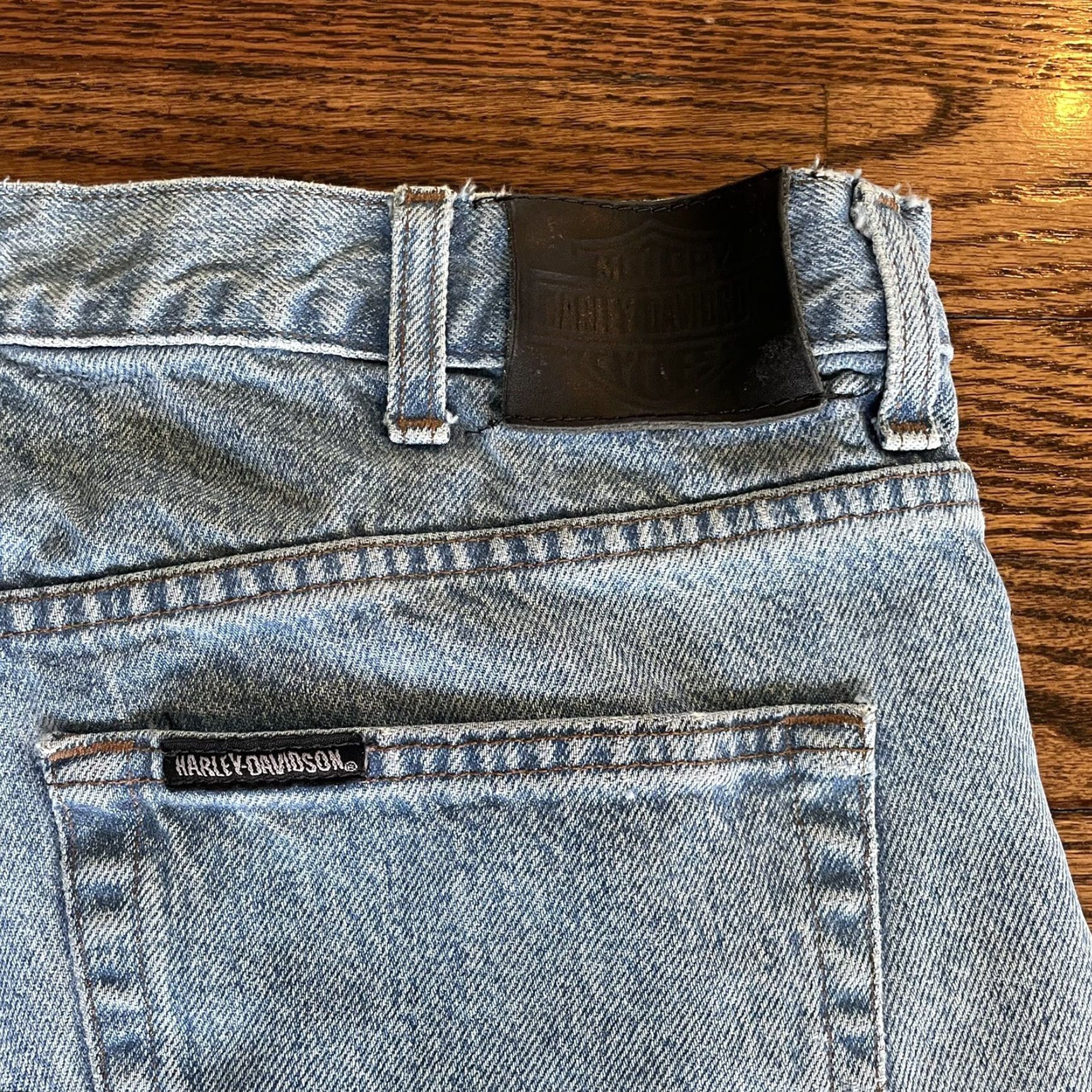 Harley Davidson Harley-Davidson Jeans Men 36x31 Blue Denim Straight Leg 5-Pocket Bootcut Distressed Logo Belt Loops Leather/Metal Accents Motorcycle Biker Size US 36 / EU 52 - 6 Thumbnail