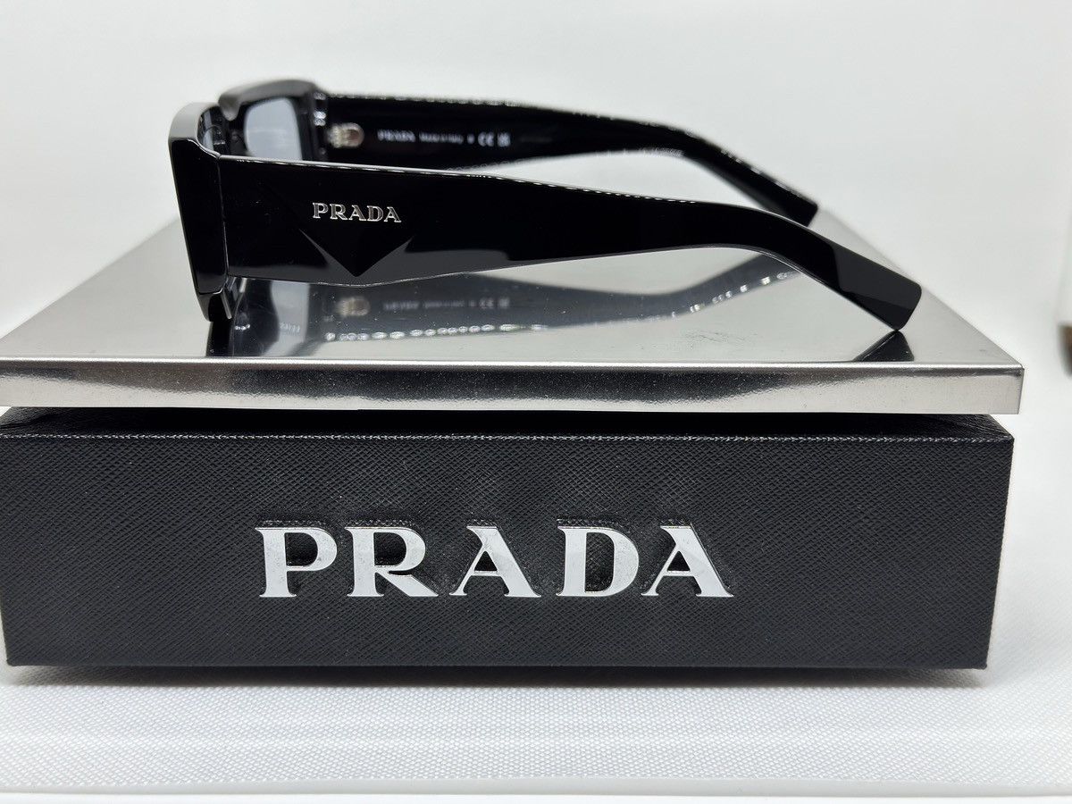 Prada Prada Symbole sunglasses PR 06YS 16K10L 53. New Collection Size ONE SIZE - 6 Thumbnail