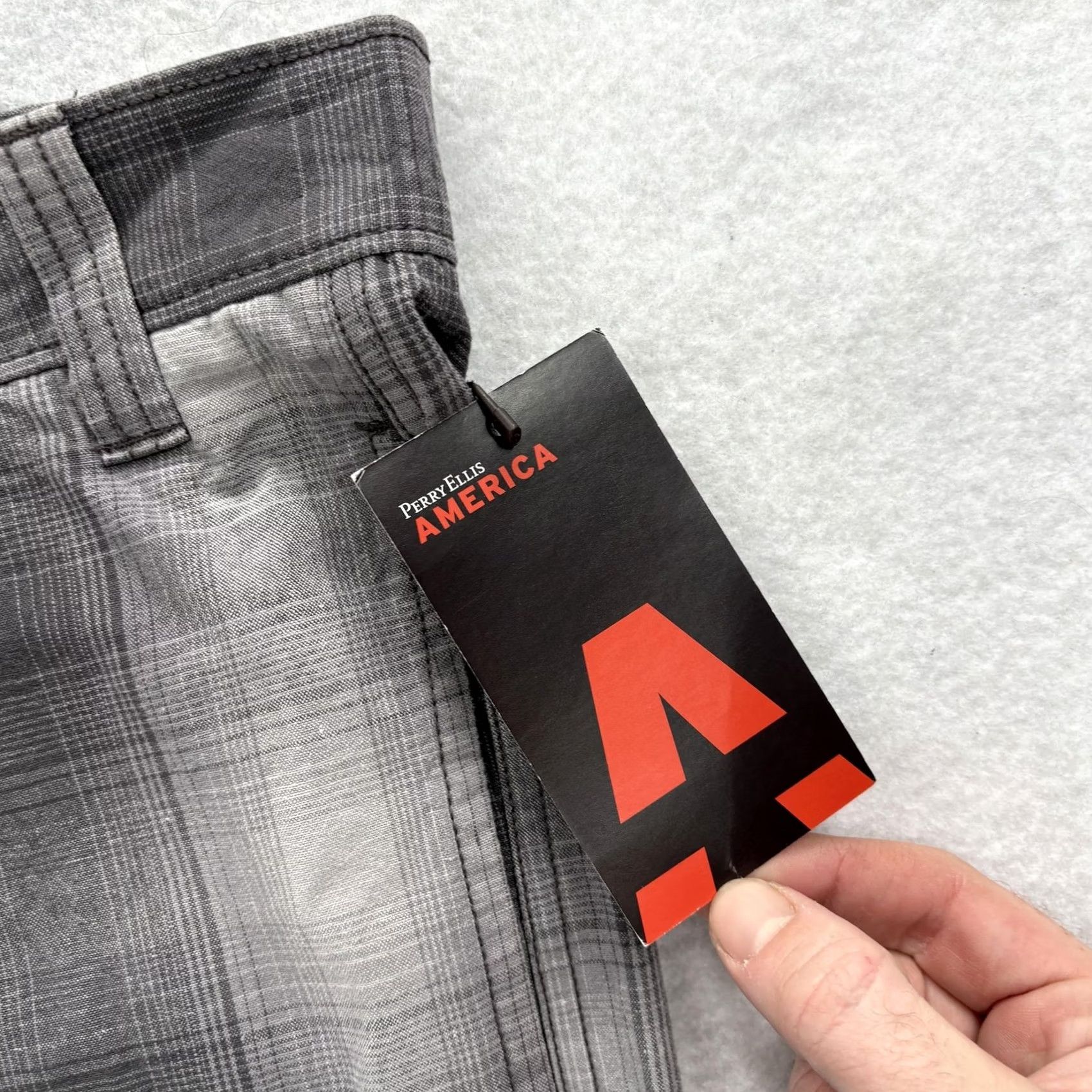 Perry Ellis Perry Ellis America Shorts Mens 46 Gray Plaid Chino Pleated 9" Relaxed Casual Shirt? Size US 30 / EU 46 - 3 Thumbnail