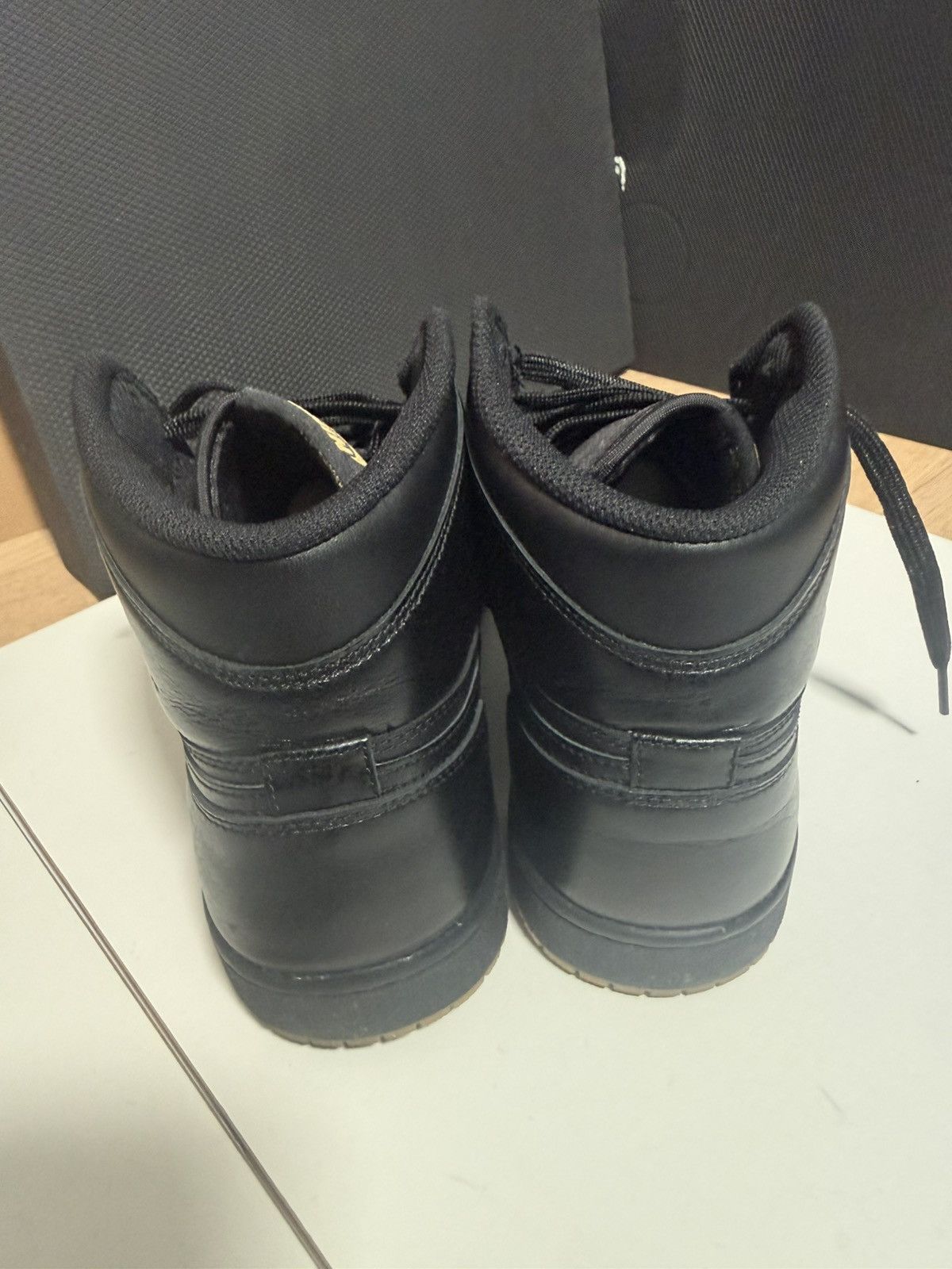 Jordan Brand Jordan 1 High - Gum Bottom Size US 11.5 / EU 44-45 - 5 Thumbnail
