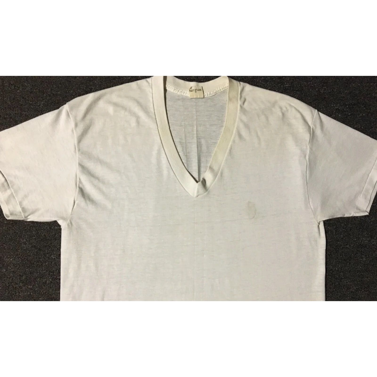 Vintage VINTAGE 80s Faded V Neck Shirt L USA Grunge Biker Punk Surf Skate Trucker Shirt Men White XS? Size US L / EU 52-54 / 3 - 5 Thumbnail