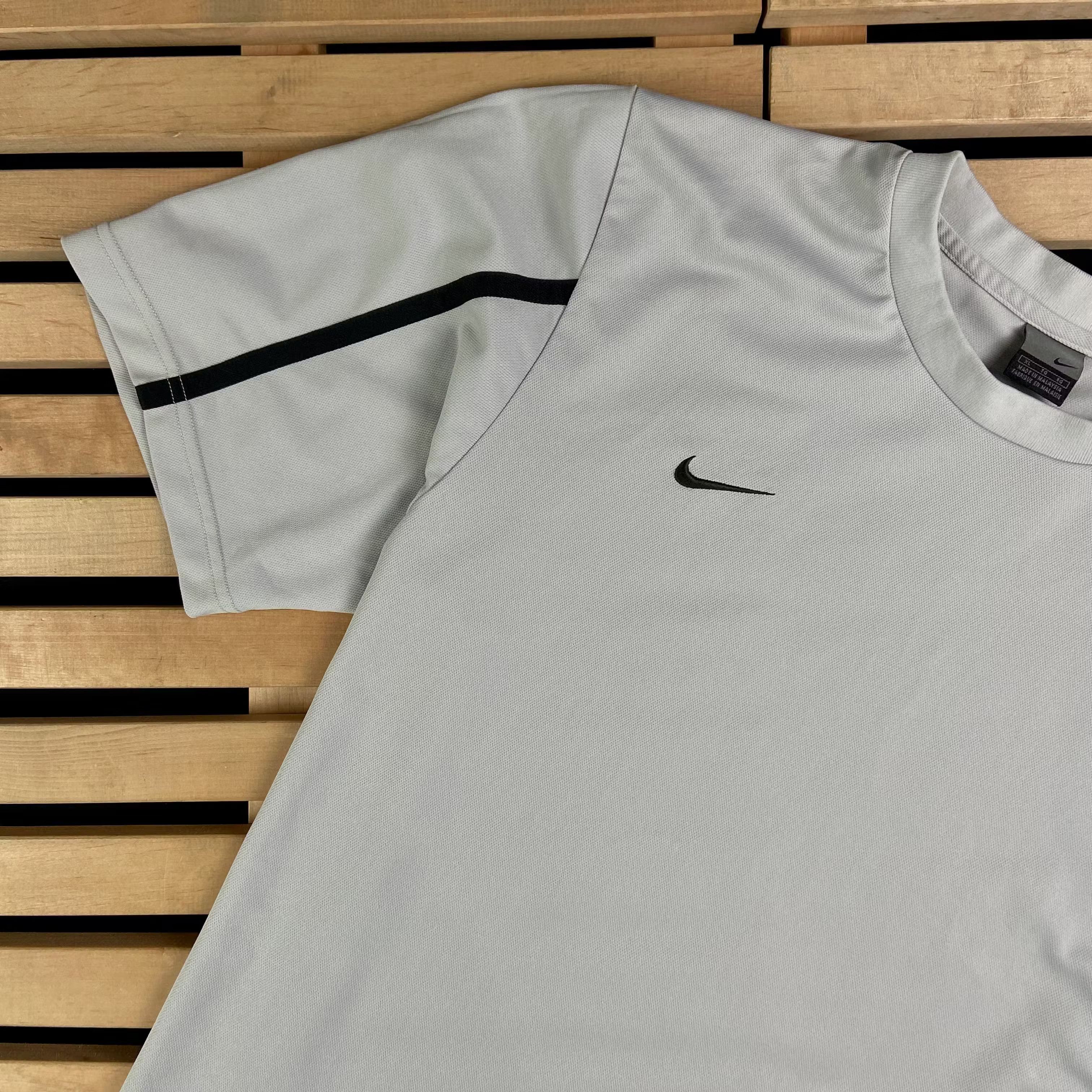 Nike × Vintage Mens Vintage T Shirt Nike Size XL Swoosh Size US XL / EU 56 / 4 - 4 Thumbnail
