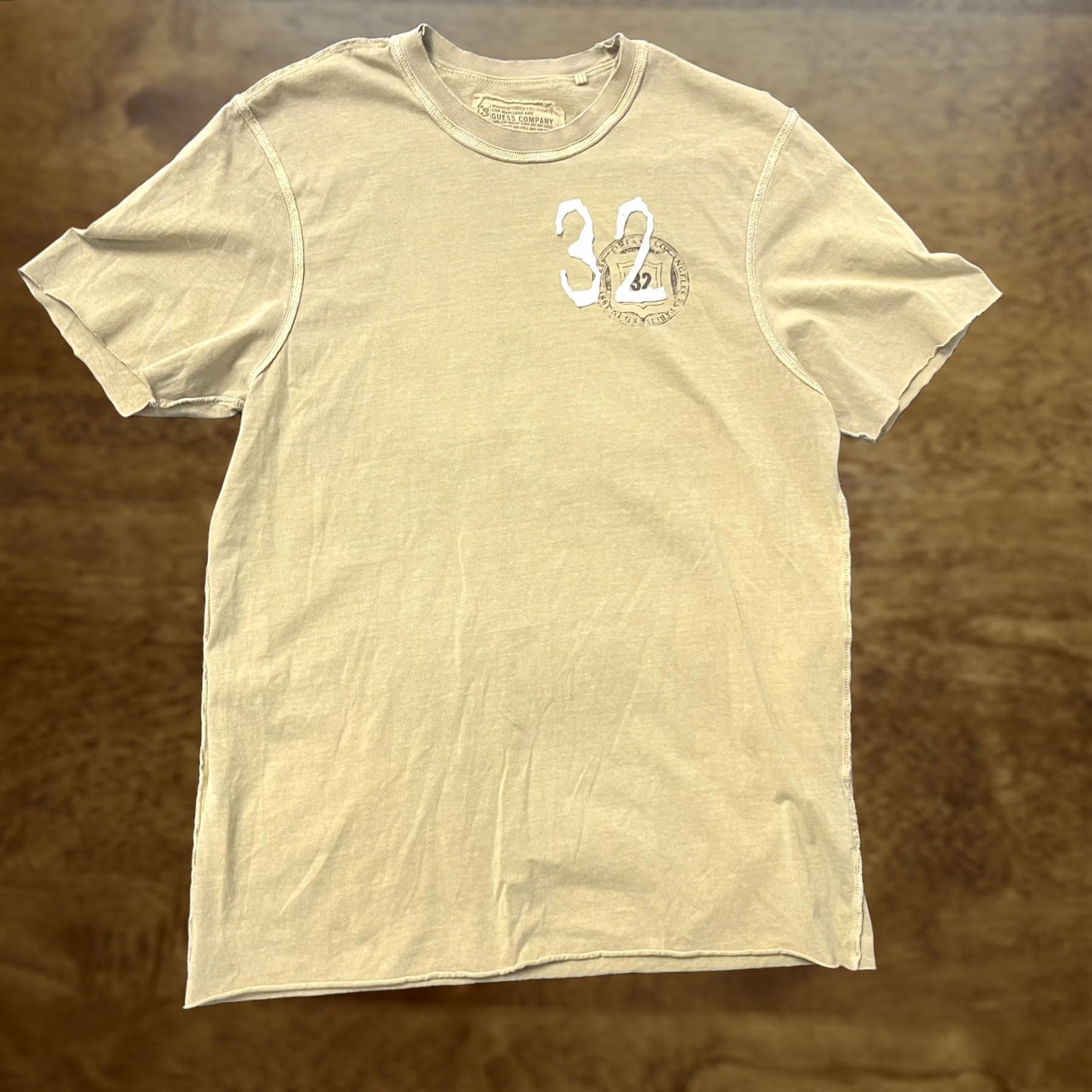 Guess VINTAGE Guess Shirt Mens Small Tan Graphic 32 Crew Neck Cotton Sports Short Sleeve Size US S / EU 44-46 / 1 - 1 Thumbnail