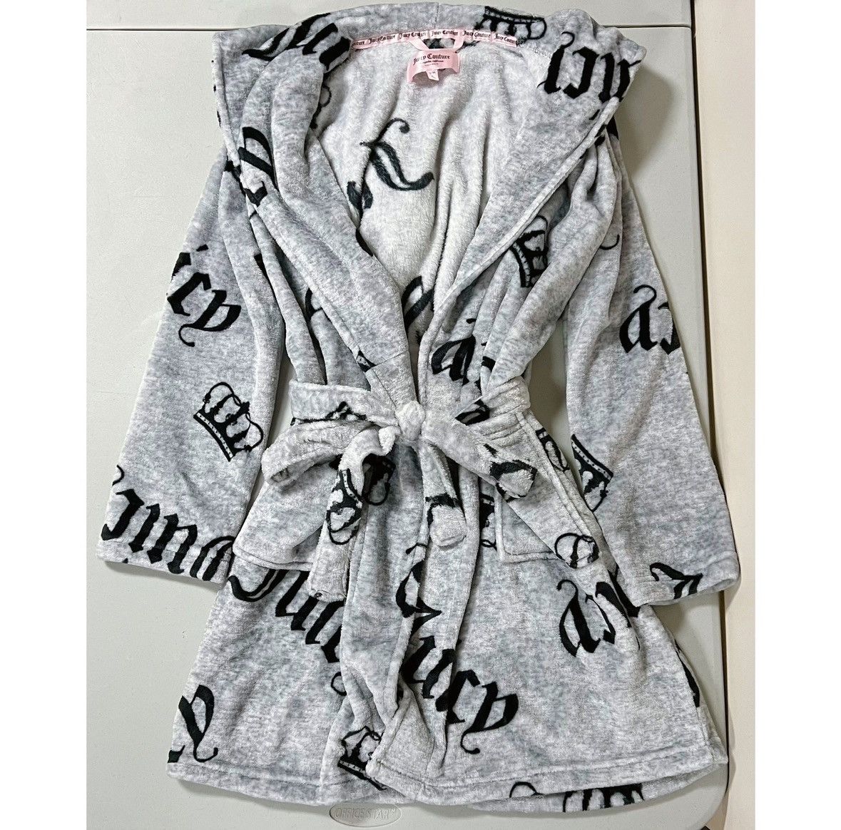 Juicy Couture Juicy Couture Gray Y2K Plush Hooded Robe Bathrobe Size S/M👑✨ Size ONE SIZE - 1 Thumbnail